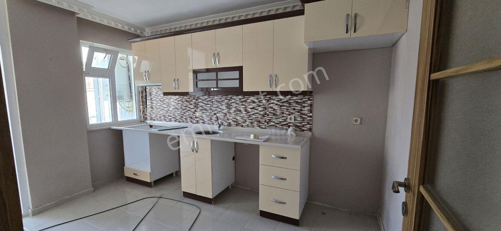 Bahçelievler Üst Geçit Dibinde 2+1 Geniş Kiralık Daire - Görsel 7