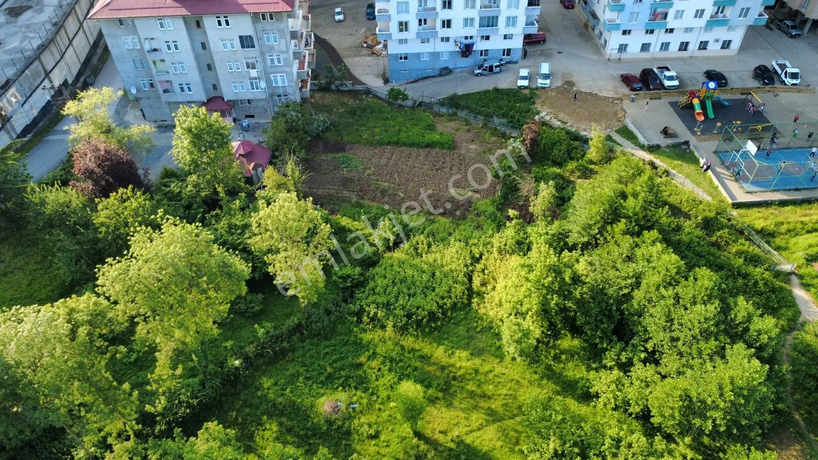 Arsin Organize Yanında Trb-rize Sahil Yoluna Yakın İmarlı Arsa