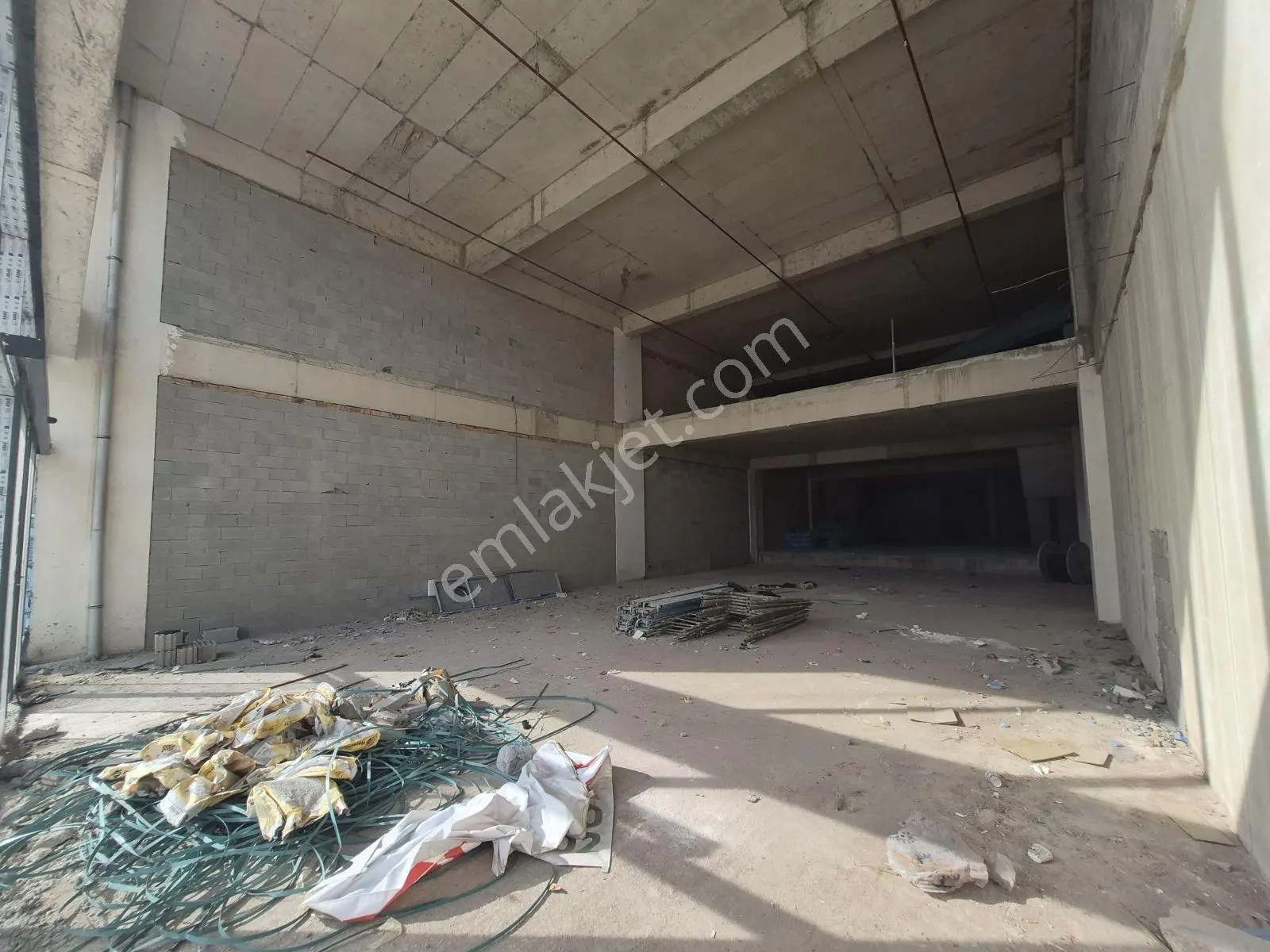 Ahi Mesut Bulvarı Üzeri Kiralık 970m² Dükkan - Görsel 2