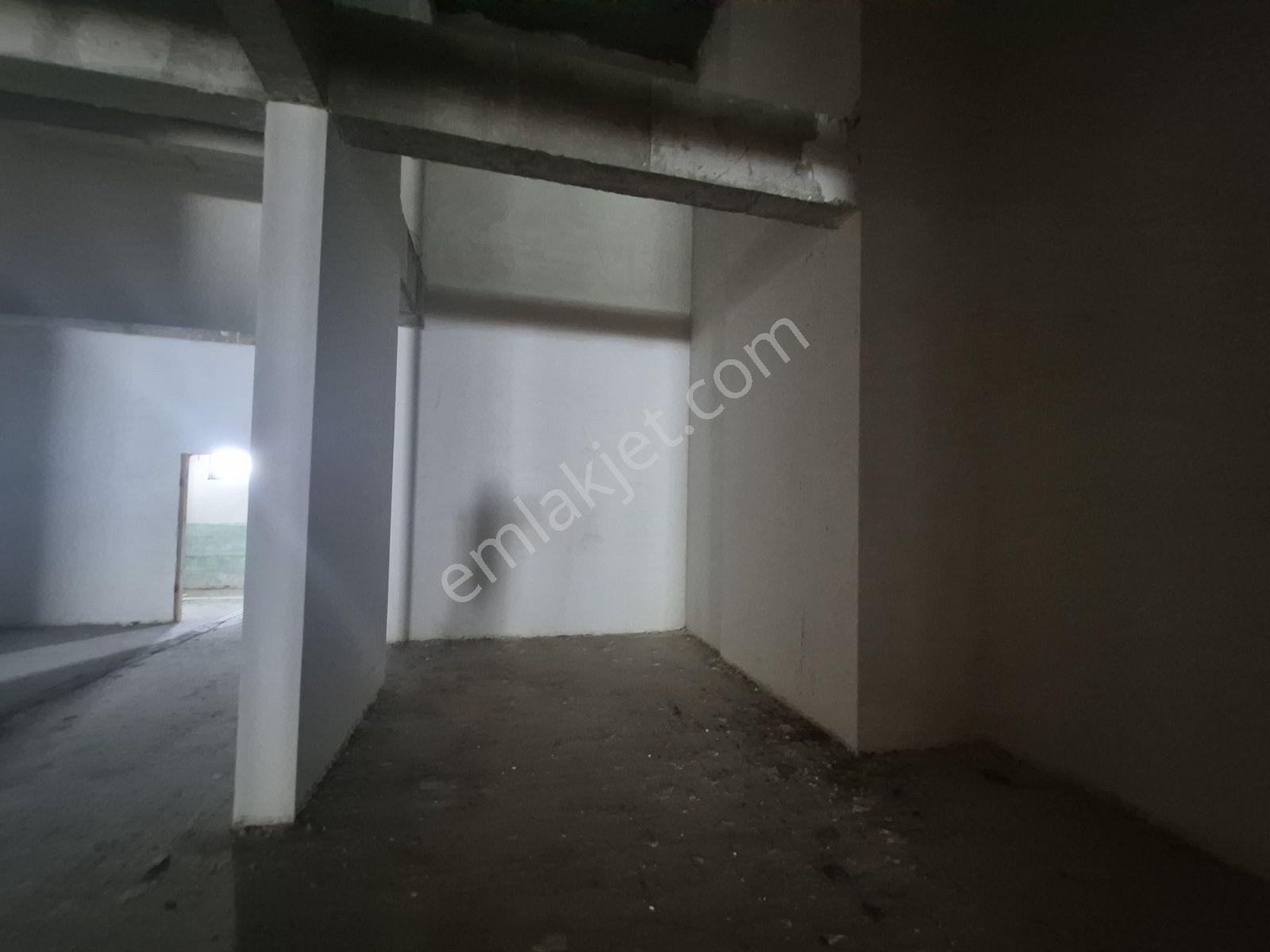 Ahi Mesut Bulvarı Üzeri Kiralık 970m² Dükkan - Görsel 24