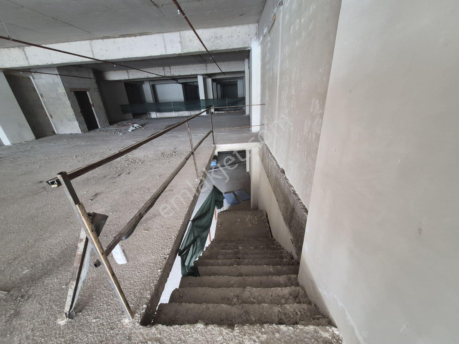 Ahi Mesut Bulvarı Üzeri Kiralık 970m² Dükkan - Görsel 21