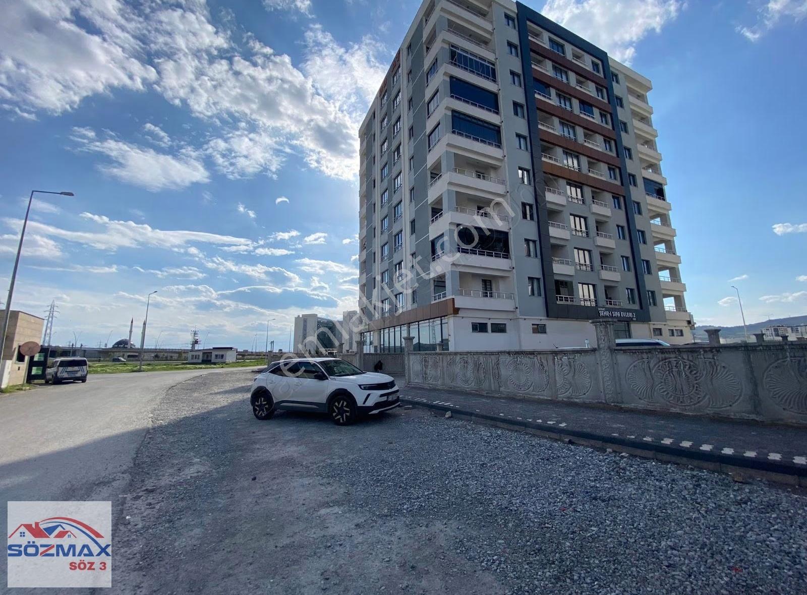 2.5+1 Geniş Balkonlu Donat Kiralık Köşe Daire