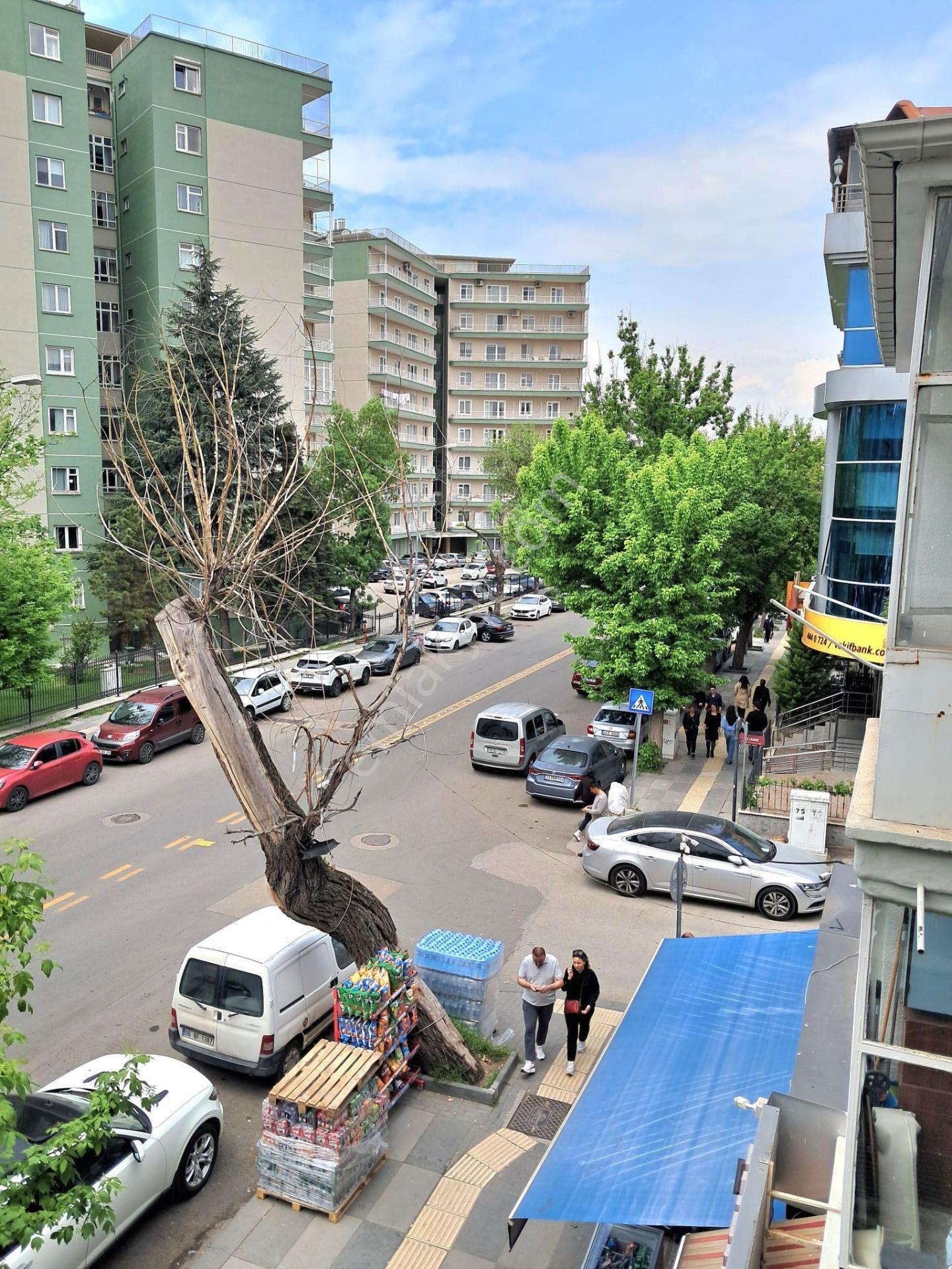 Emek 8. Cadde Üzeri Ön Cepheli Metroya Yakın 2+1 +sekreterya Yeri Kiralık Ofis -işyerine - Görsel 15