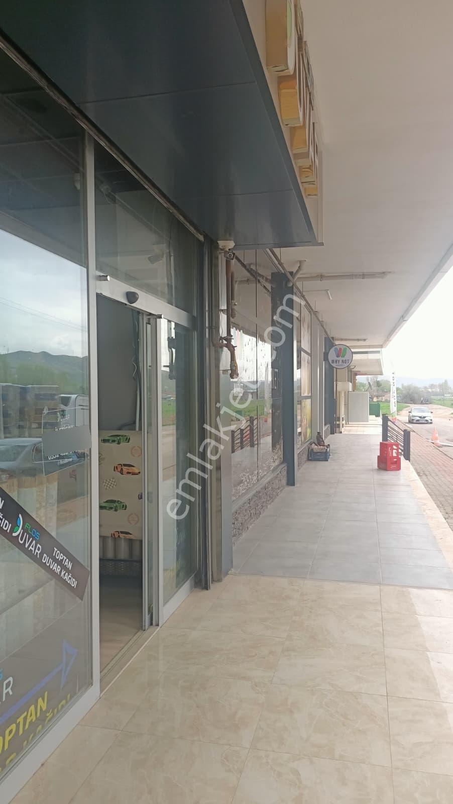 Turkuazdan Yeşilyurt Mah.sinde Çevre Yoluna Yakın Kiralık Dükkan - Görsel 2