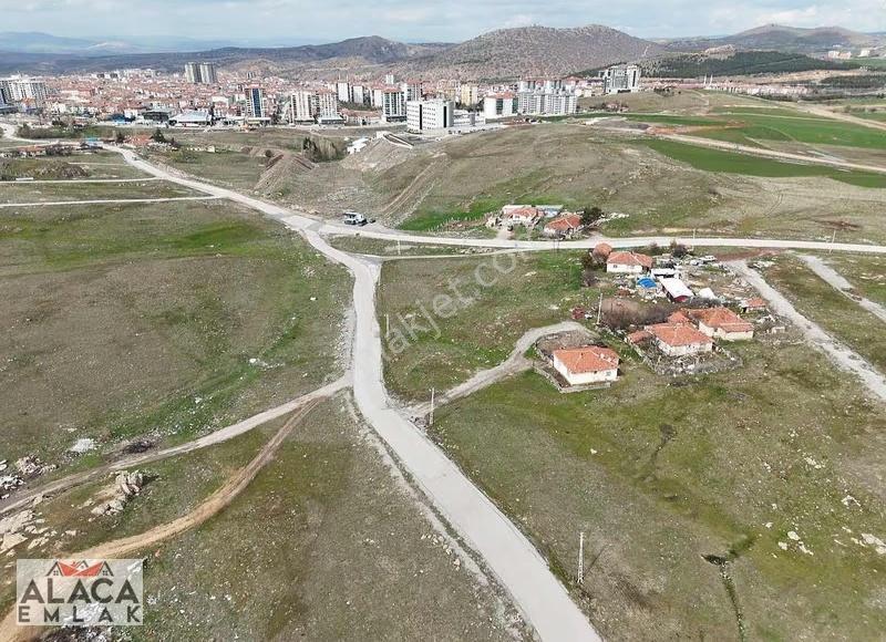 Karapürçek 'de Yeni Bölge Hastanesine Komşu Daire Getirili Arsa