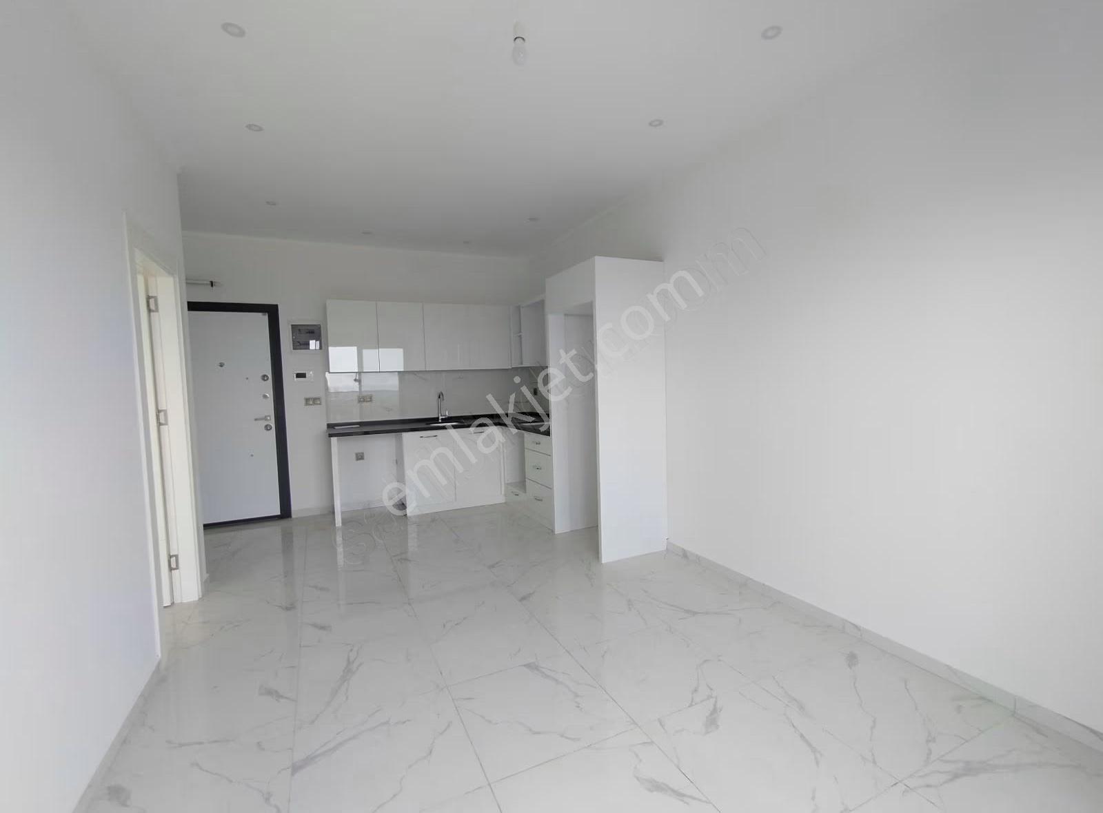 Lüks Site İçinde Eşyasız Deniz Manzaralı Kiralık Daire - Görsel 11