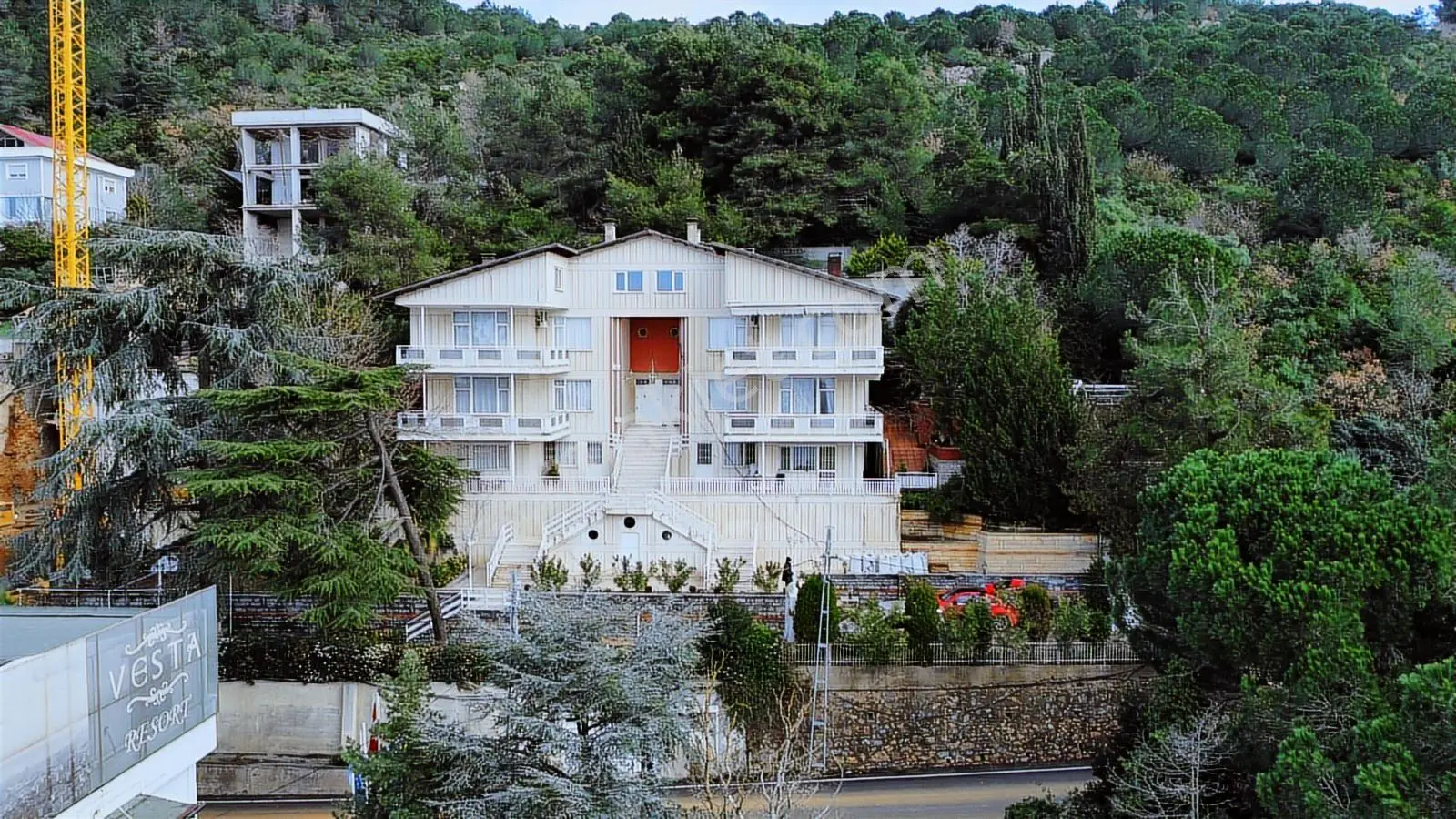 Ormanla Komşu, Kesintisiz Adalar Manzaralı 1200m2 İkiz Villa' - Görsel 2