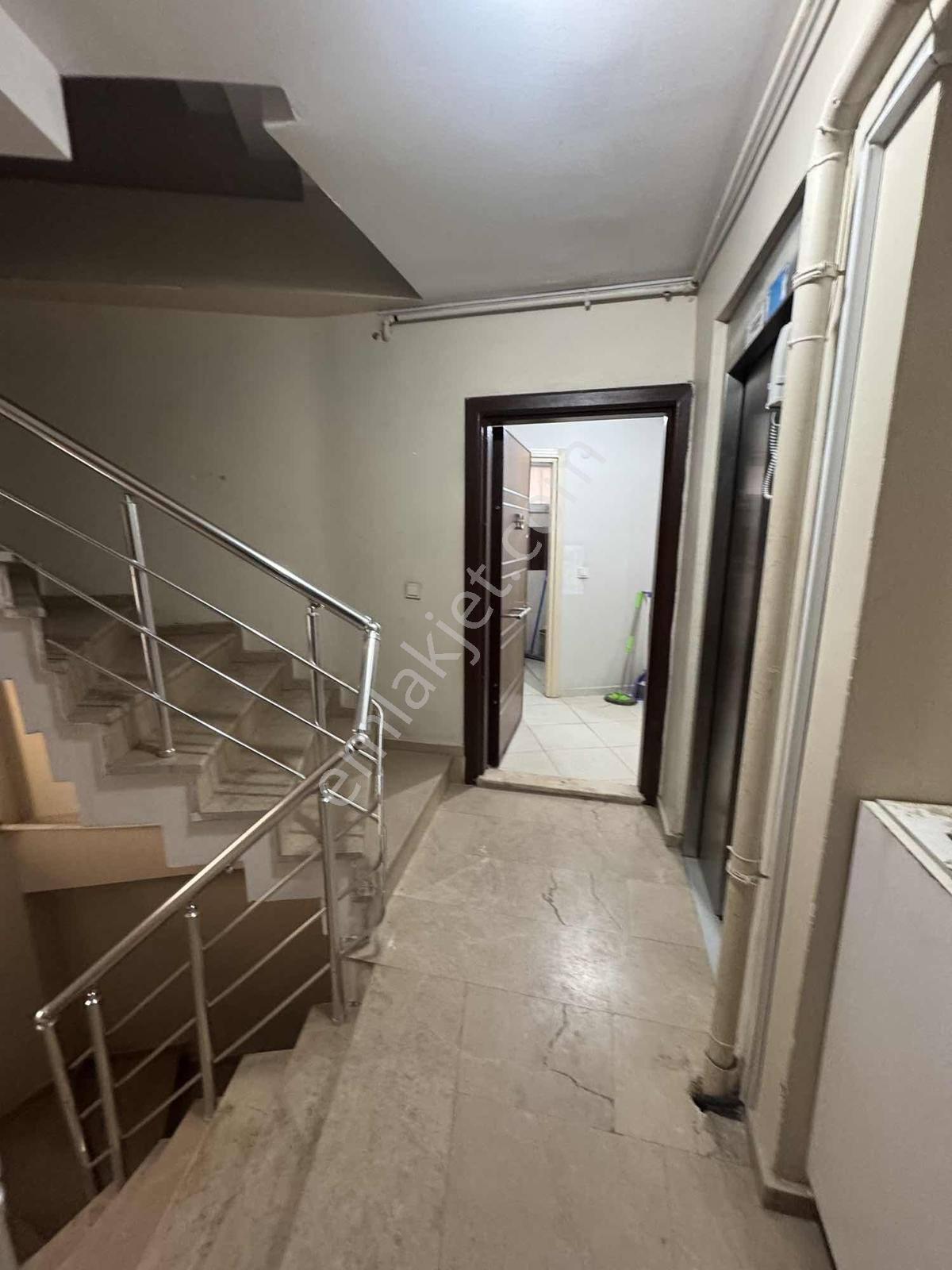 Çekmeköy Aydınlarda Kiralık Daire Açık Mutfaklı - Görsel 32