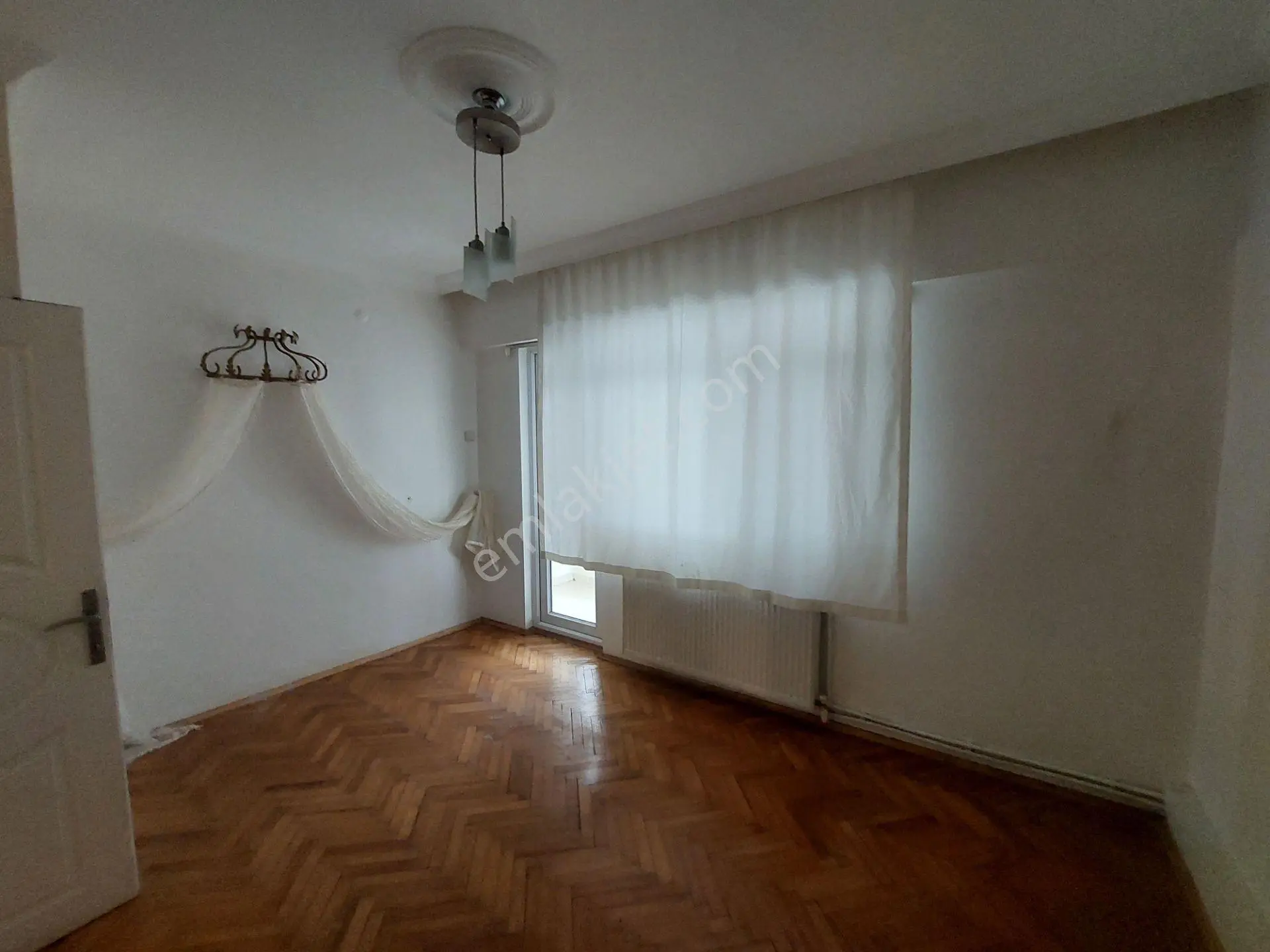 Yıldız Gayrimenkul'den Katlı Pazar Arkası Kiralık 1.kat Daire - Görsel 3
