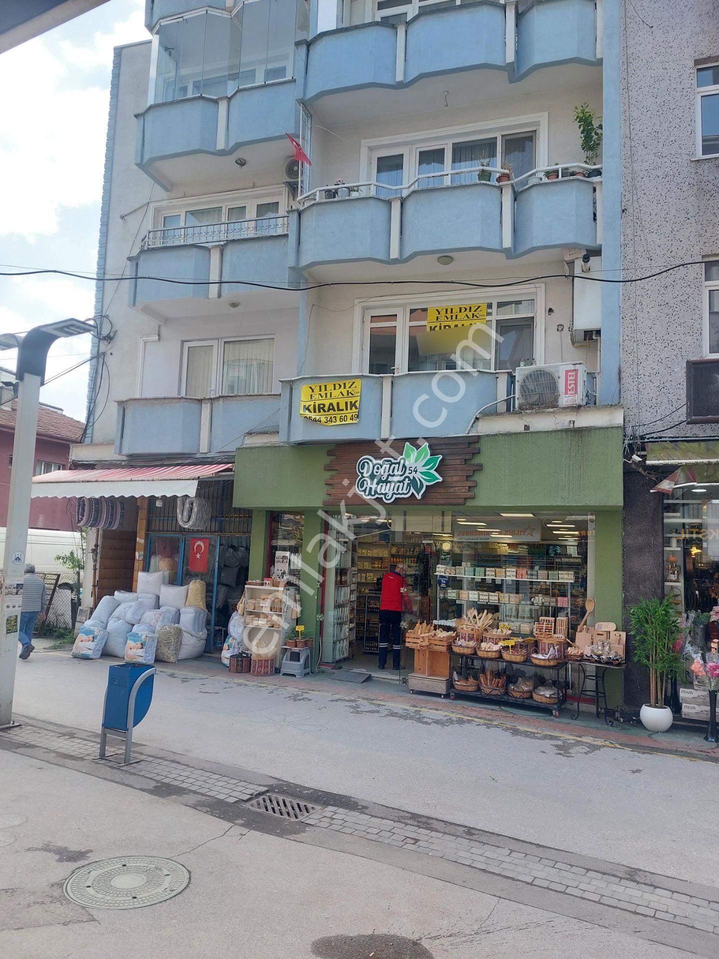 Yıldız Gayrimenkul'den Katlı Pazar Arkası Kiralık 1.kat Daire