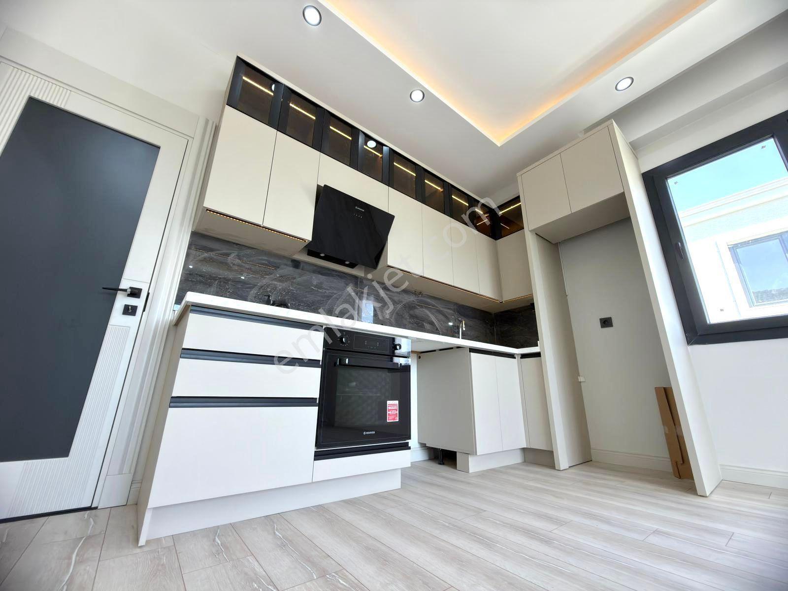 🏡 Referans'tan Güre'de Doğa Manzaralı Bahçeli Yerden Isıtmalı Çift Balkonlu 2+1 Daire - Görsel 2