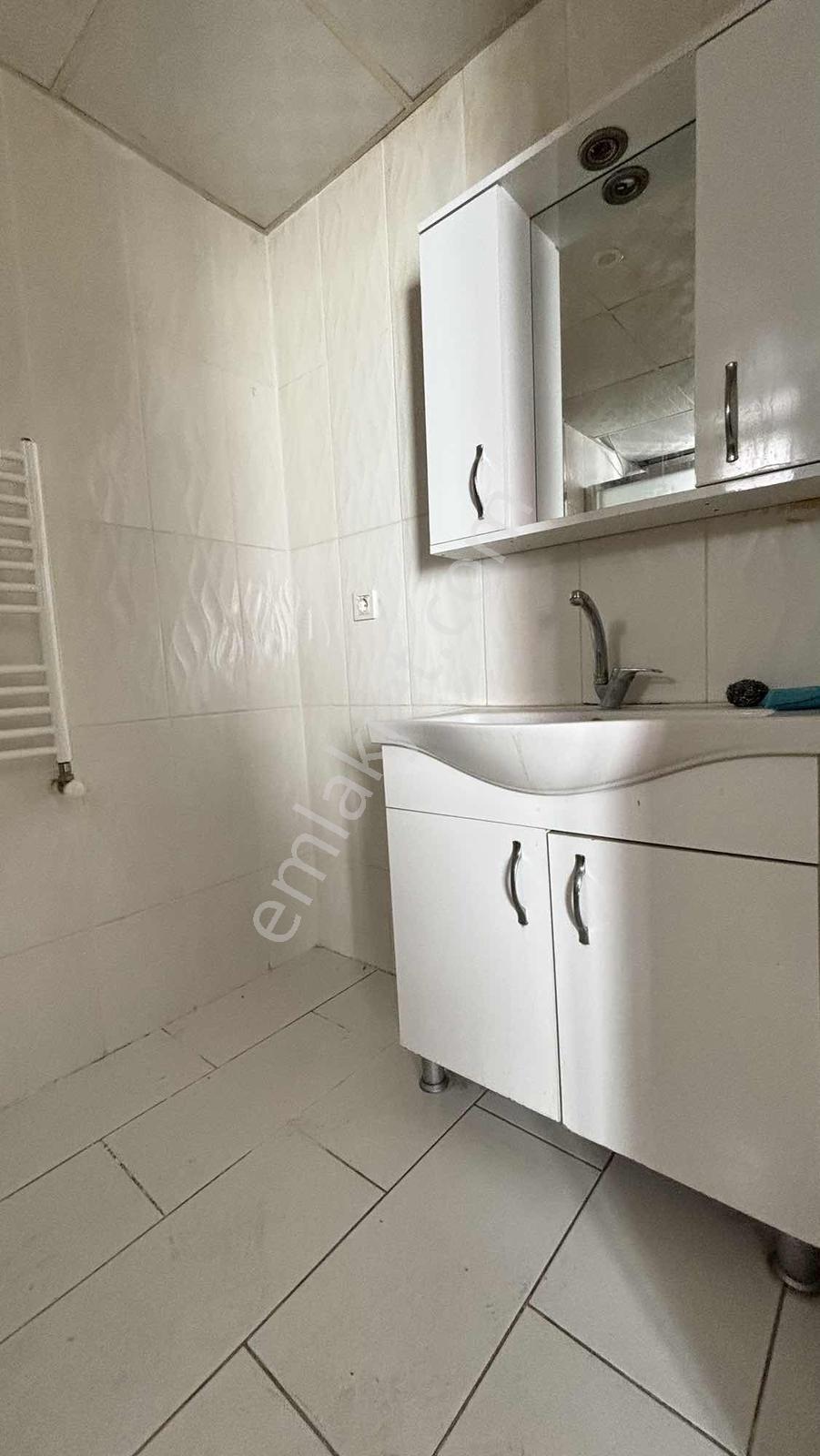 Bornova Da Yatırım Ve Oturuma Uygun Geniş 1+1 Daire - Görsel 3