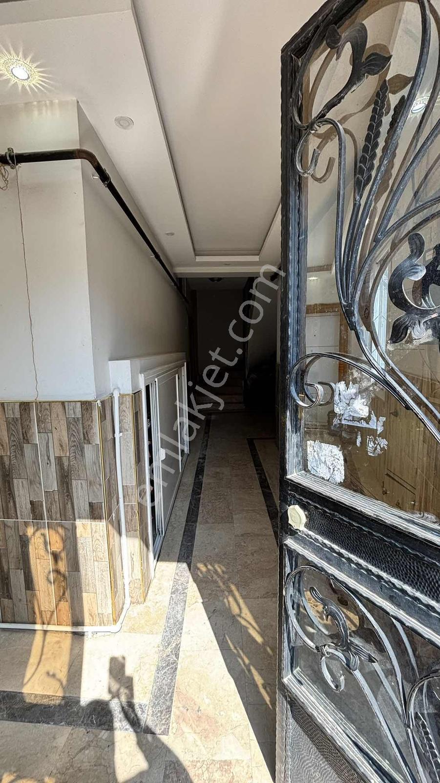 Bornova Da Yatırım Ve Oturuma Uygun Geniş 1+1 Daire - Görsel 24