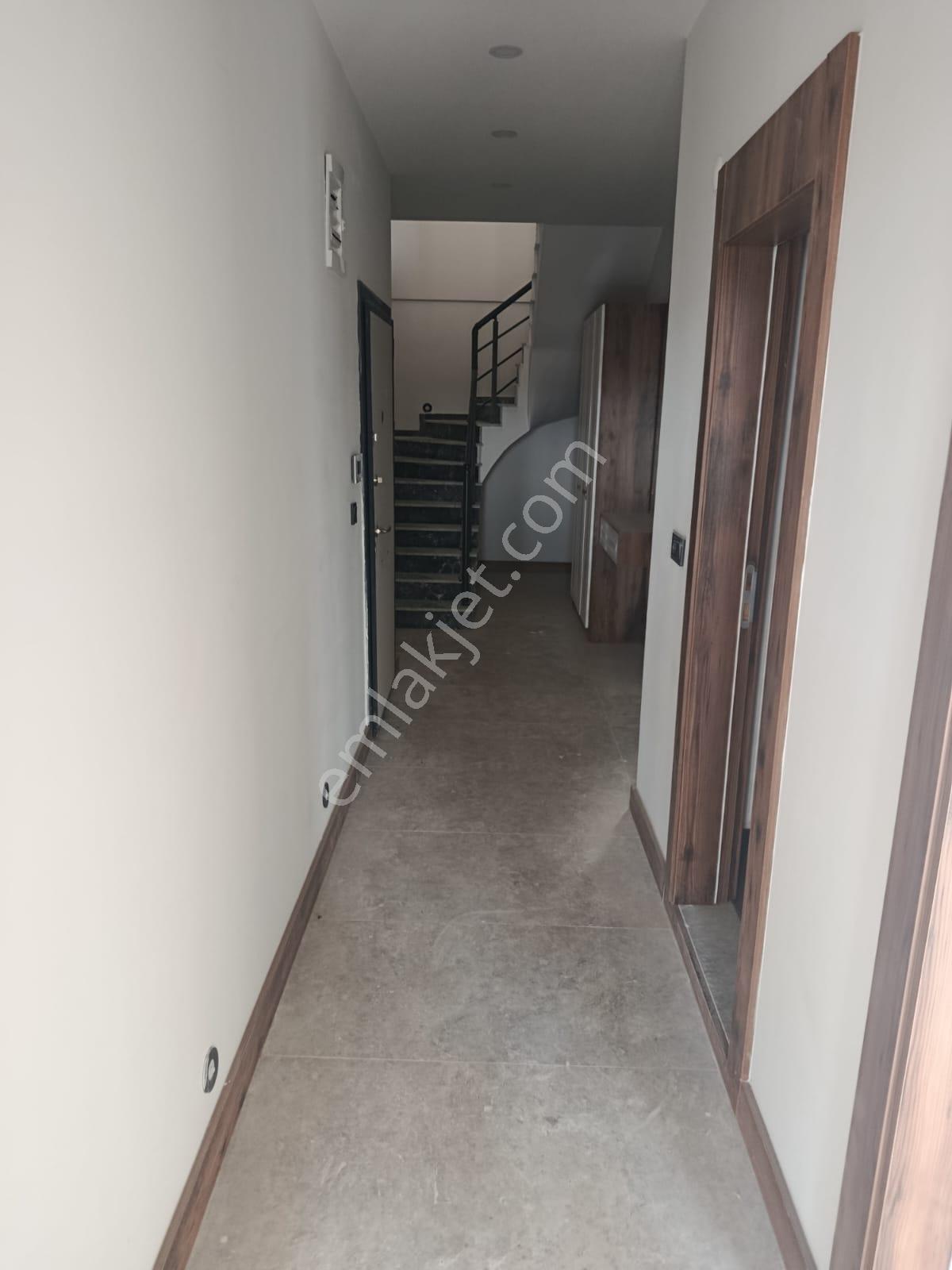 Akçay Doruk'tan Zeytinli De Kapalı Otoparklı 3+1 Dubleks - Görsel 17