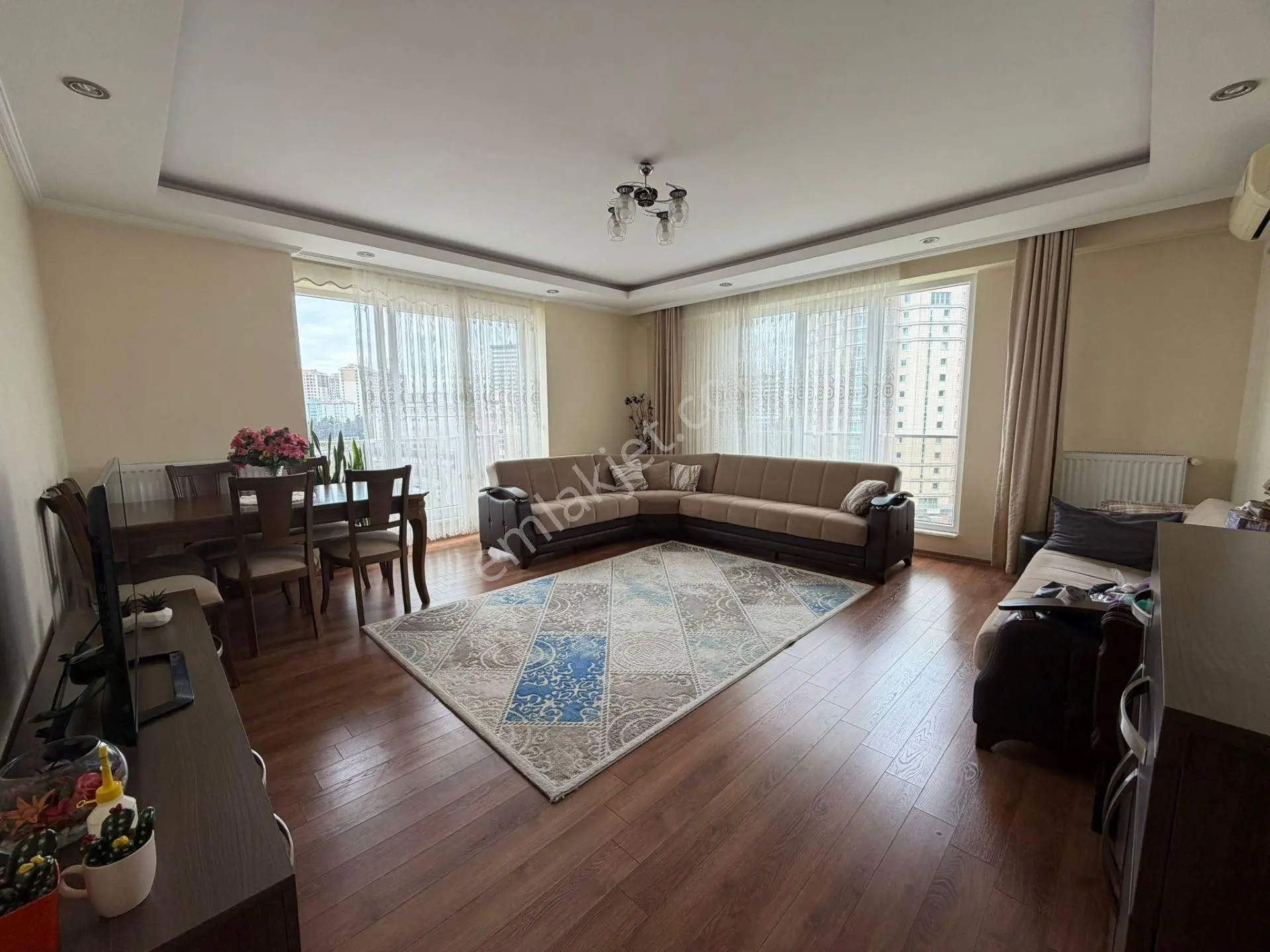 Çınar Park Residence'ta Satılık 3+1 Lüks Daire