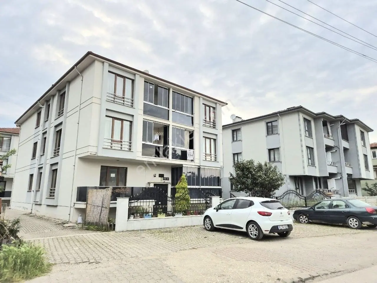 Hak Emlak'tan Koçyazı Mah.de Ebeveyn Banyolu Satılık 3+1 Daire