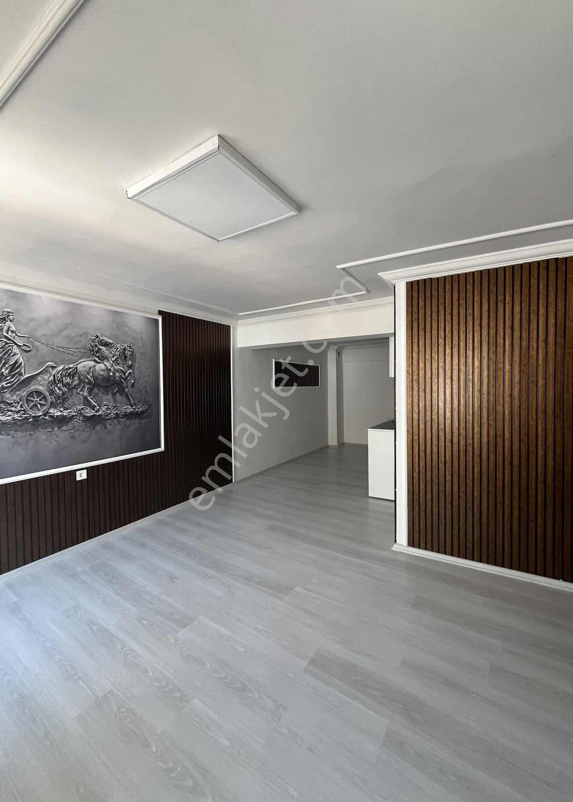 Karşıyaka'nın Kalbınde,iş Bankası Sokağı'nda 40m2 Ofis /daire - Görsel 23