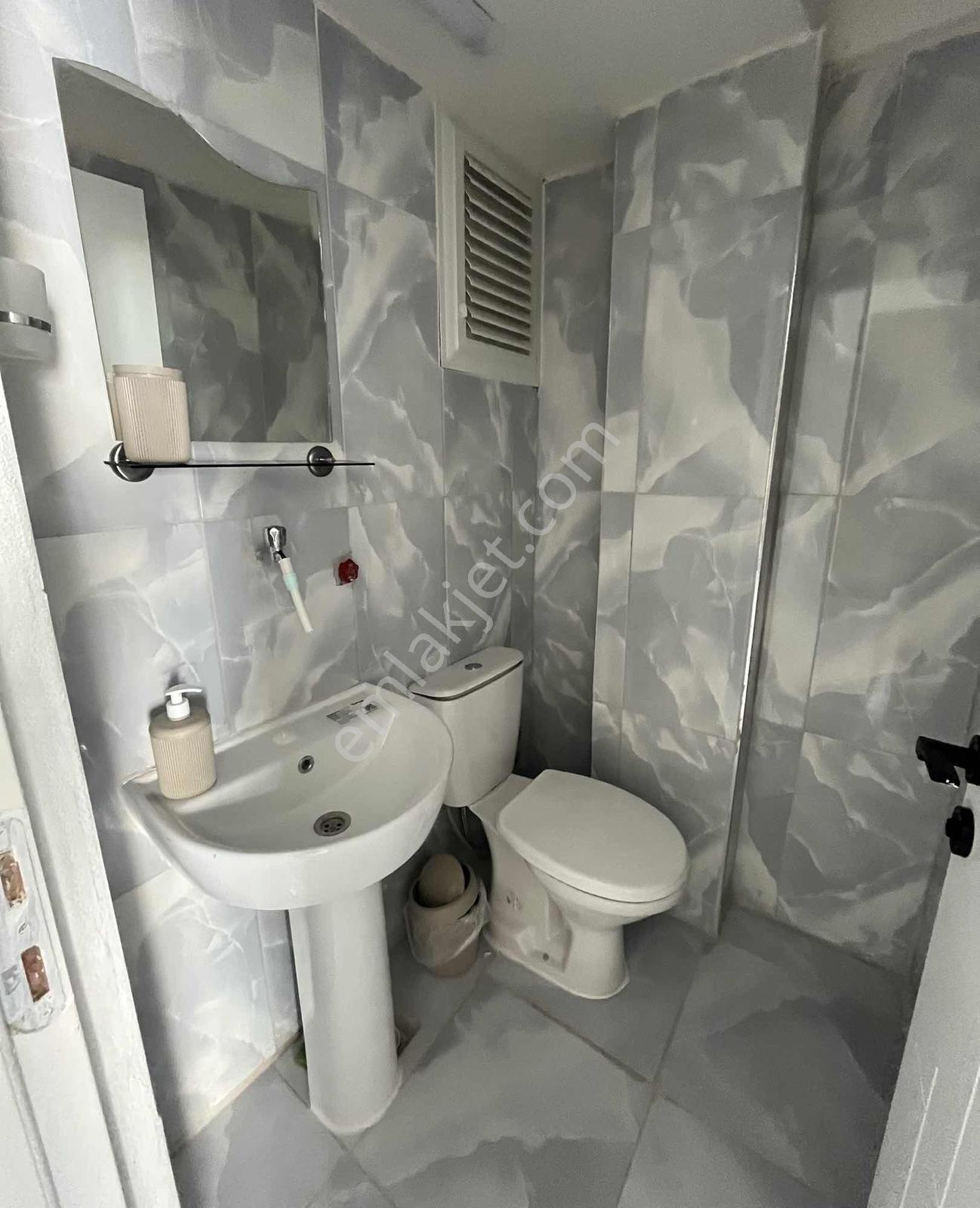 Karşıyaka'nın Kalbınde,iş Bankası Sokağı'nda 40m2 Ofis /daire - Görsel 11