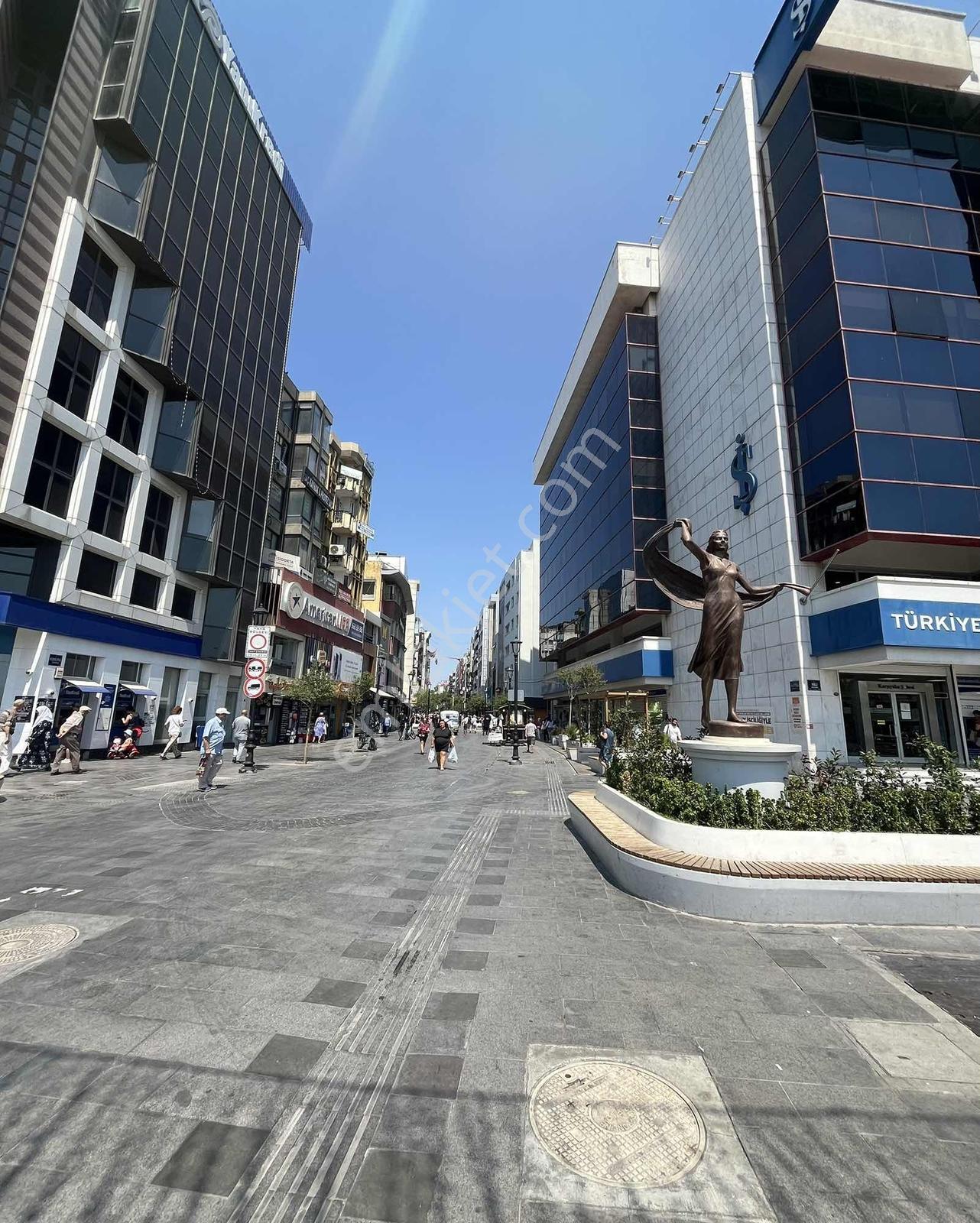 Karşıyaka'nın Kalbınde,iş Bankası Sokağı'nda 40m2 Ofis /daire - Görsel 8
