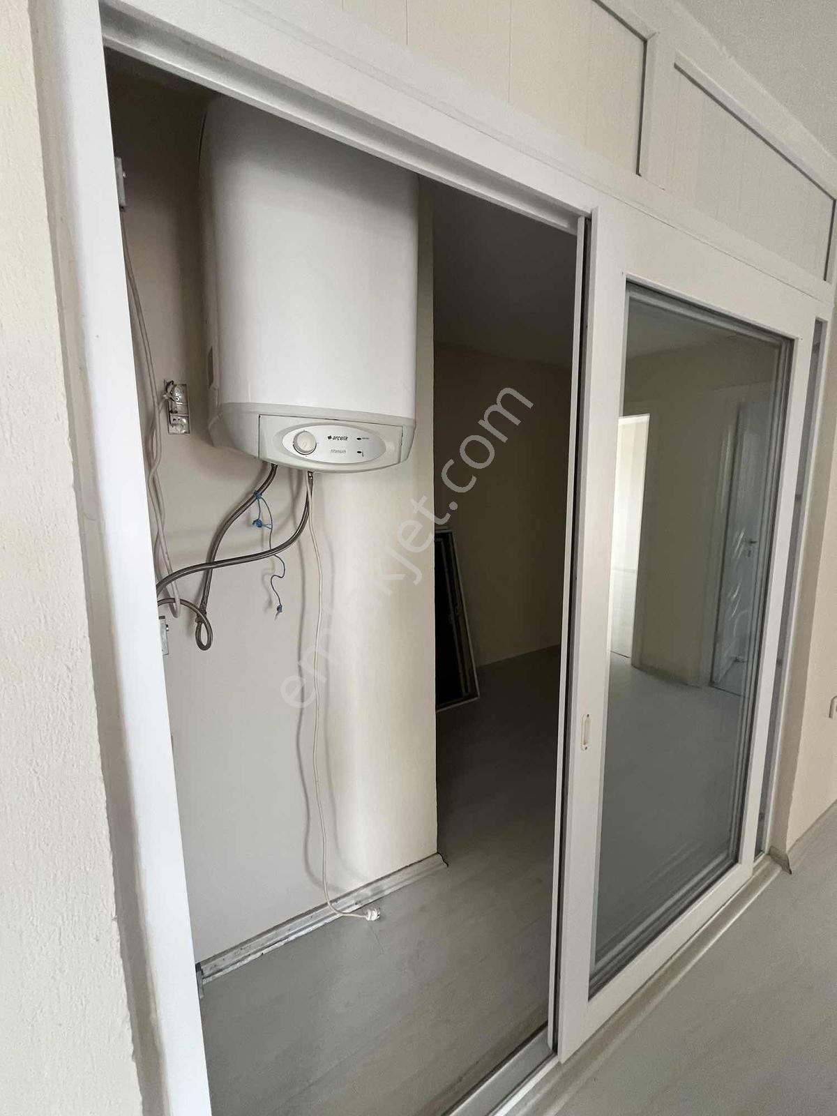 Bornova Yakaköy'de Sessiz, Doğa Manzaralı Boyalı Temız 3+1 Daıre - Görsel 24