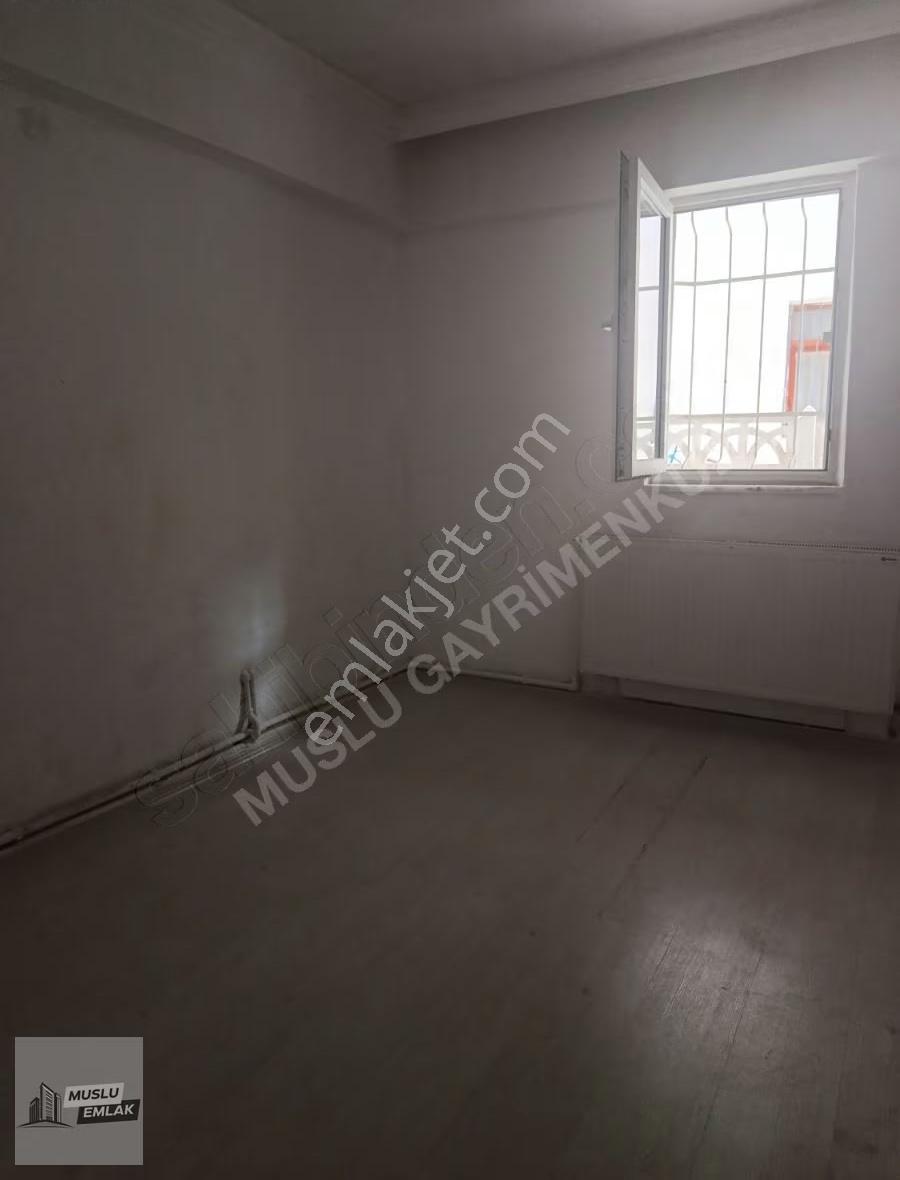 Pazartesi Pazarı Yani 2+1 Satılık Daire - Görsel 13