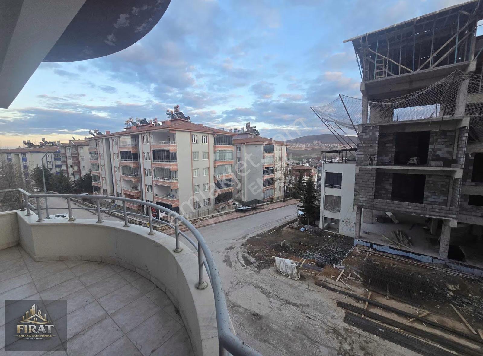 Abdullahpaşa'da Satılık 3+1 Daire, 175m², Merkezi Konum - Görsel 32
