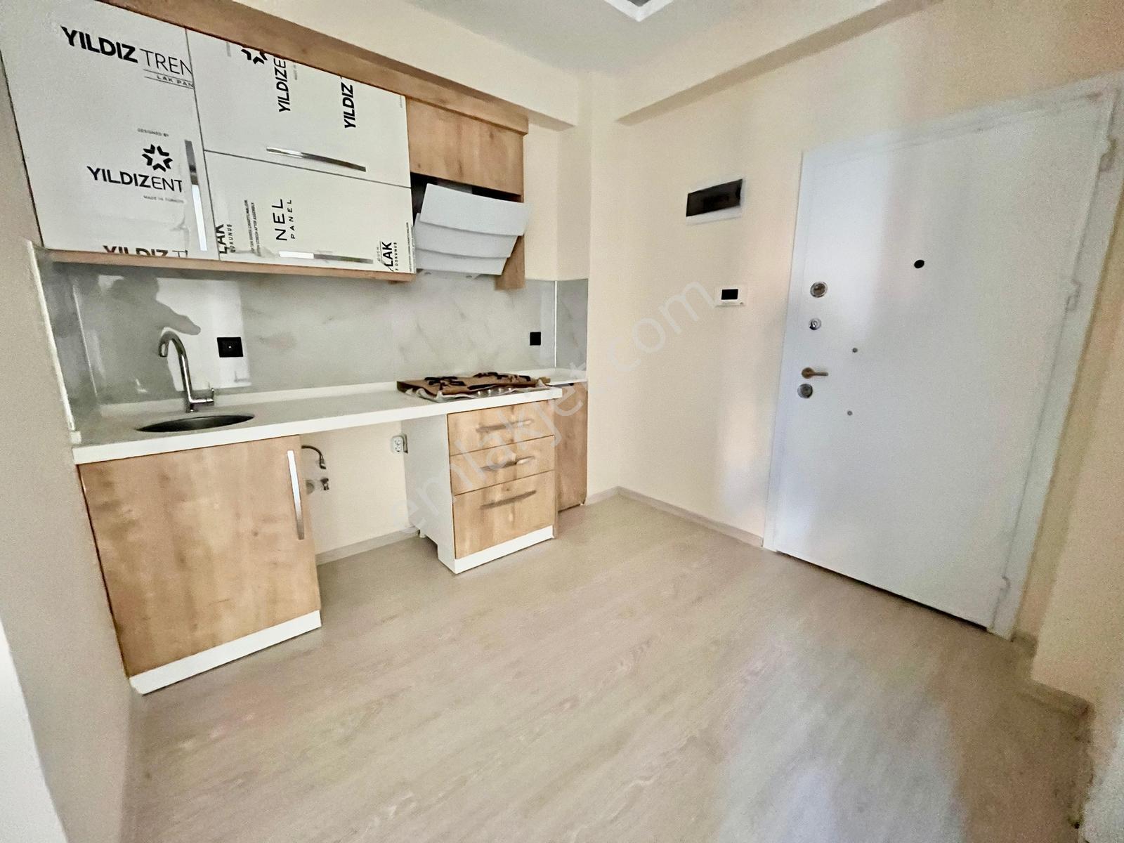Gümüş'den Zeytinli'de Ön Cephe Kapalı Otoparklı Sıfır 1+1 Daire - Görsel 23