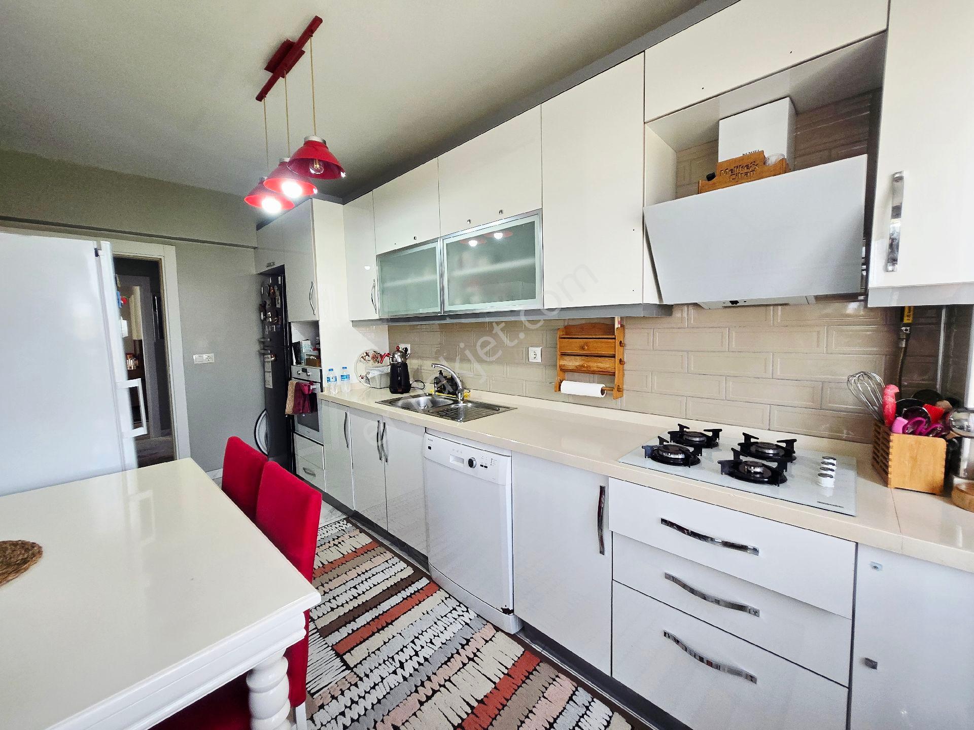 Remax Çark Cd Yakın 3. Kat Satılık Lüks Daire - Görsel 13