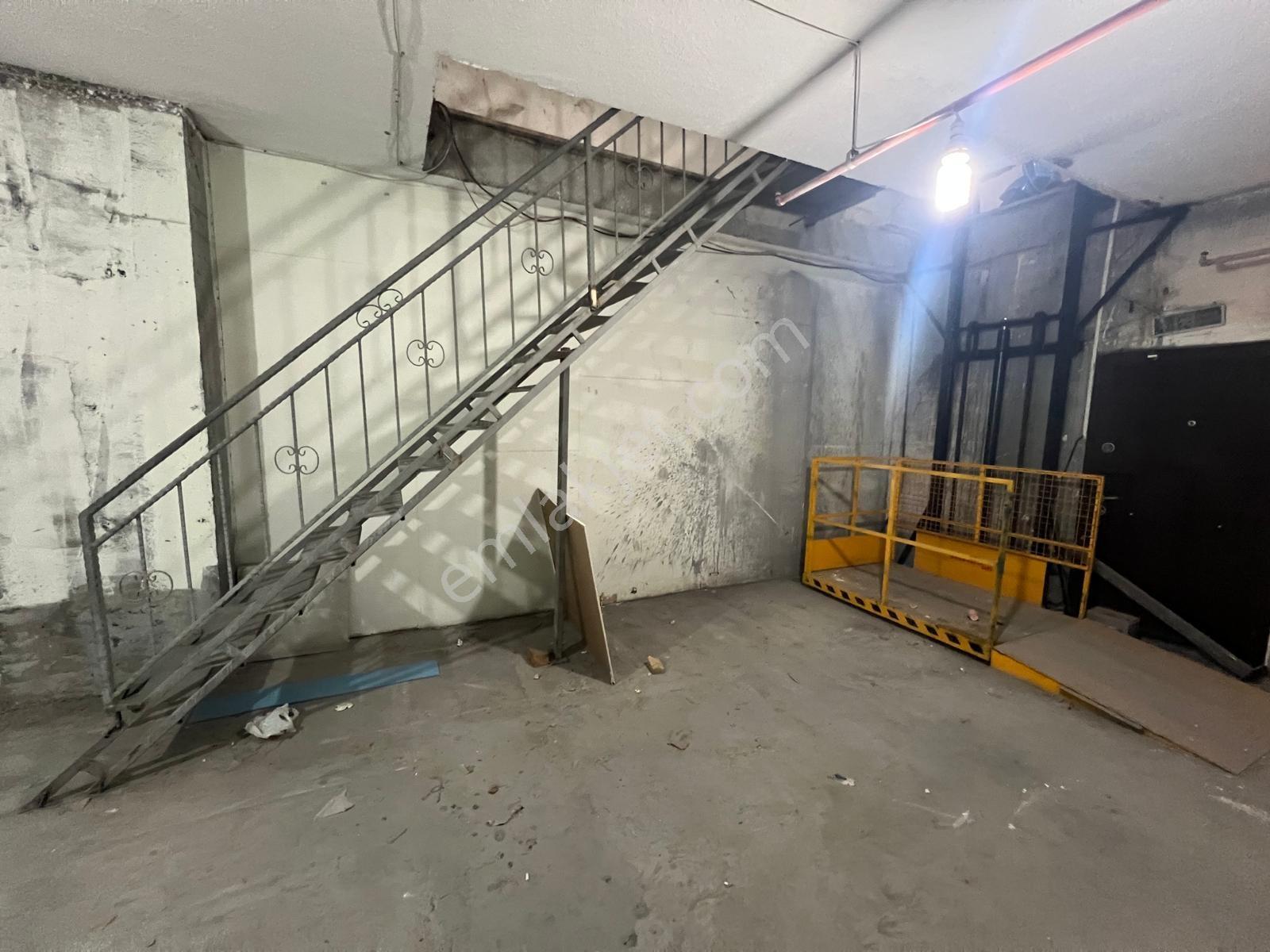 Yenibosna Beyaz Residence 'ta Kiralık Boş Depolu Dükkan Mağaza - Görsel 11