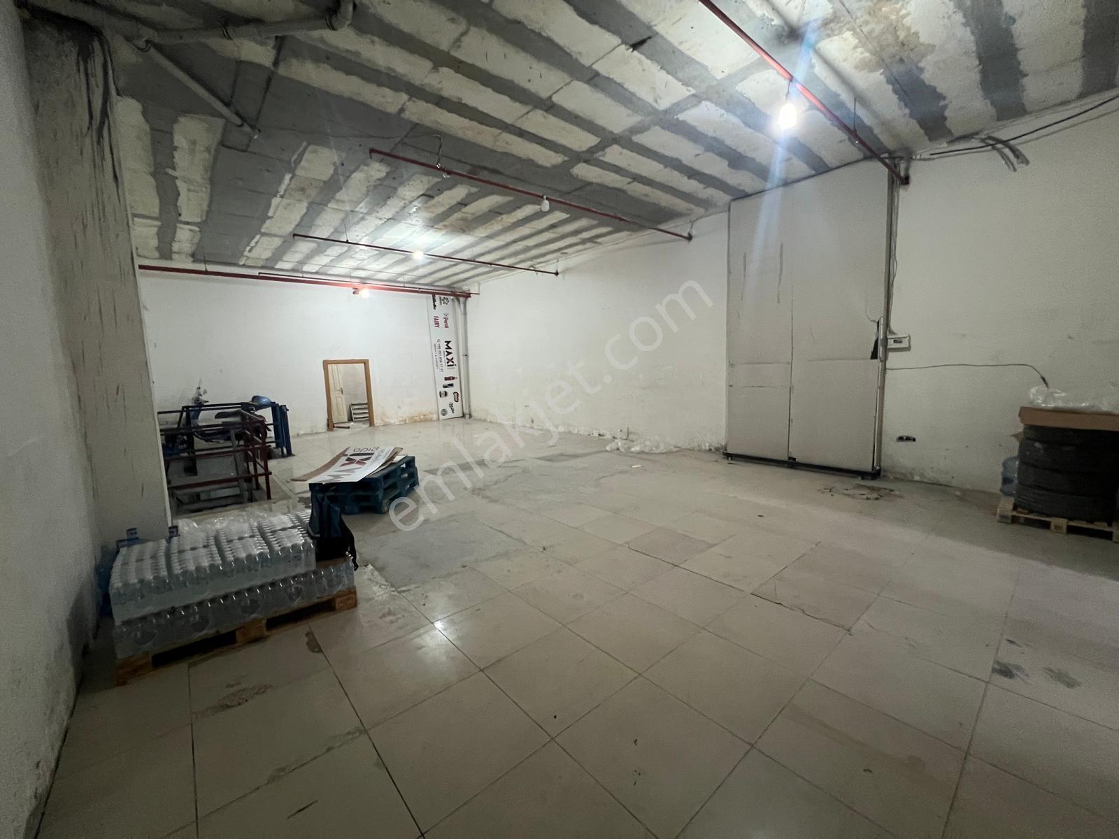 Yenibosna Beyaz Residence 'ta Kiralık Boş Depolu Dükkan Mağaza - Görsel 2