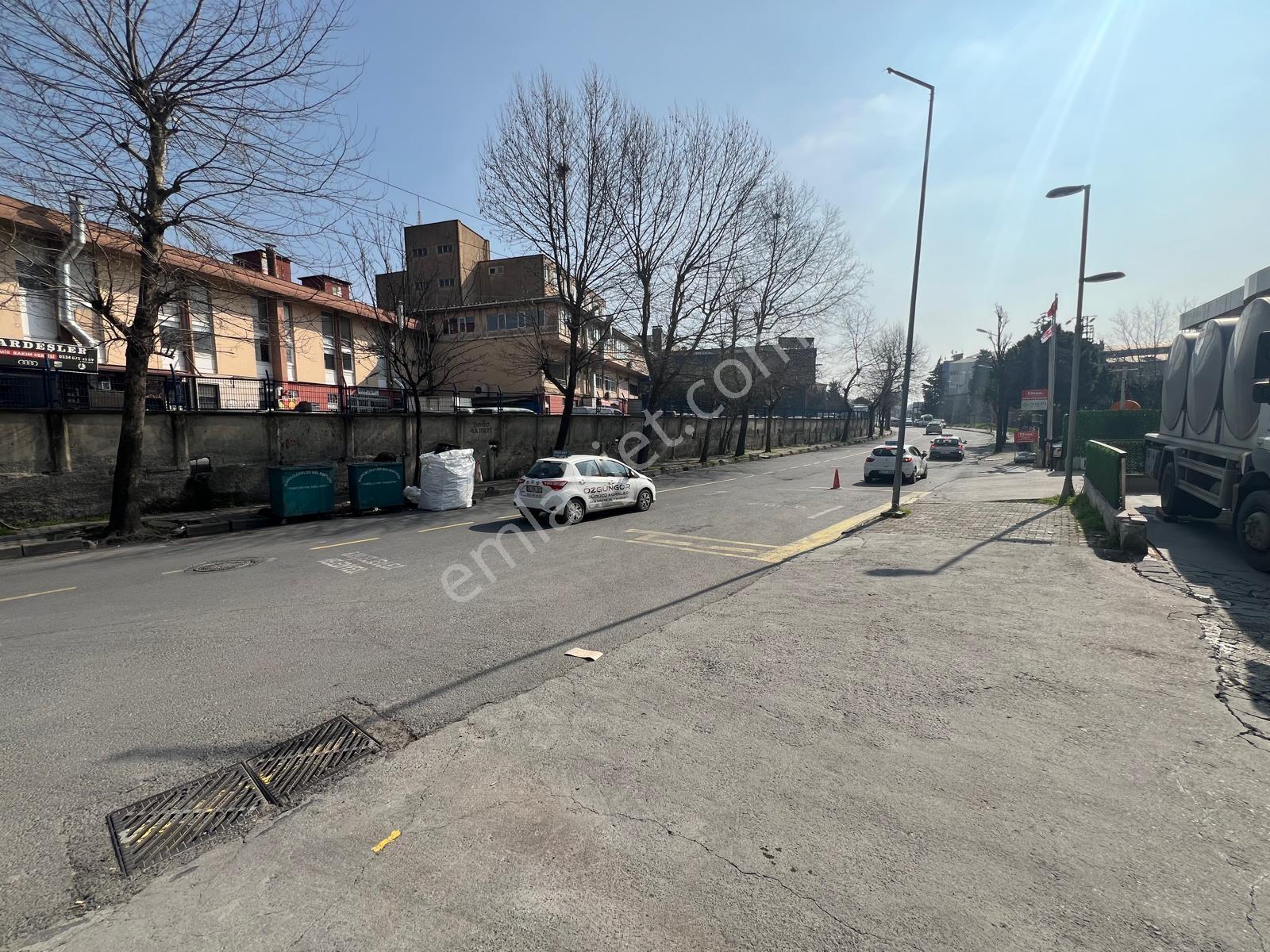Yenibosna Beyaz Residence 'ta Kiralık Boş Depolu Dükkan Mağaza - Görsel 8