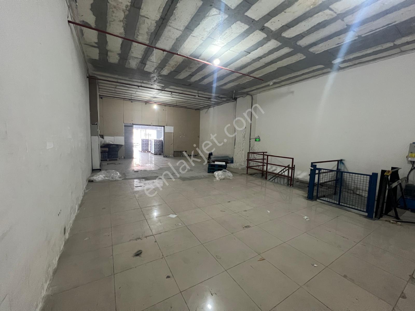 Yenibosna Beyaz Residence 'ta Kiralık Boş Depolu Dükkan Mağaza - Görsel 10