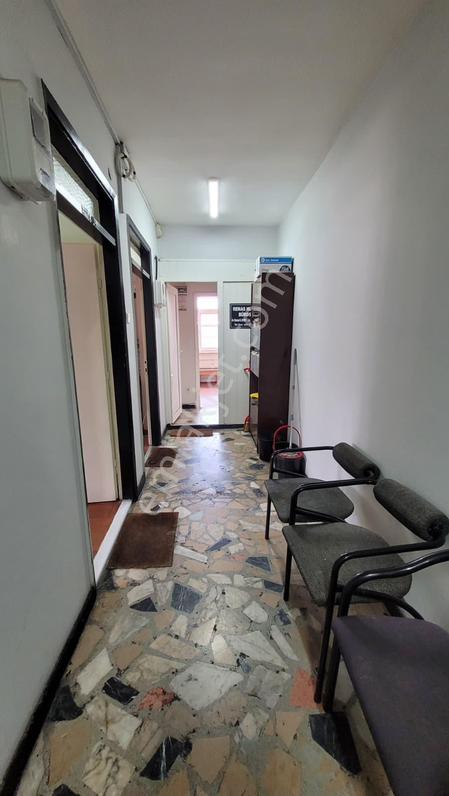 Bakırköy Meydanda Çok Merkezi Çift Cepheli 40m2 Boş Satılık Ofis - Görsel 8
