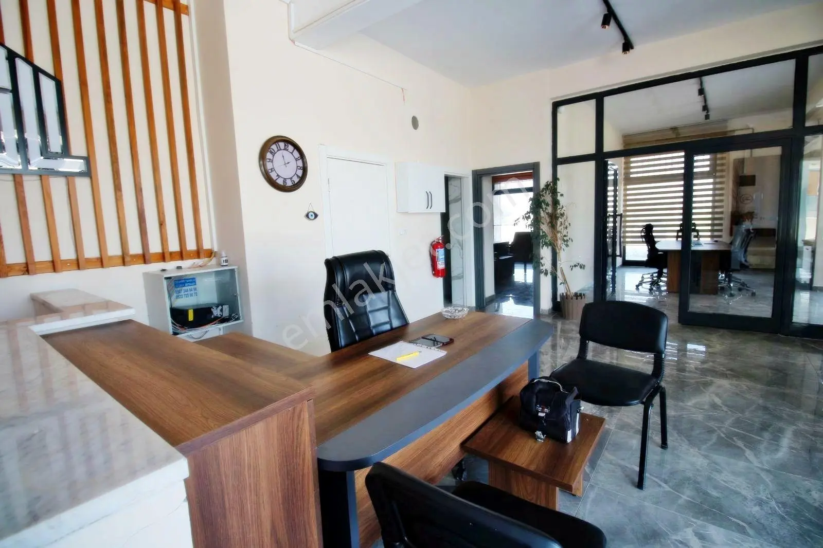 🛑🛑aktif'ten Burhaniye'de Ön Cephe 200m2 Kiralık Geniş 2+1 Dükkan - Görsel 3