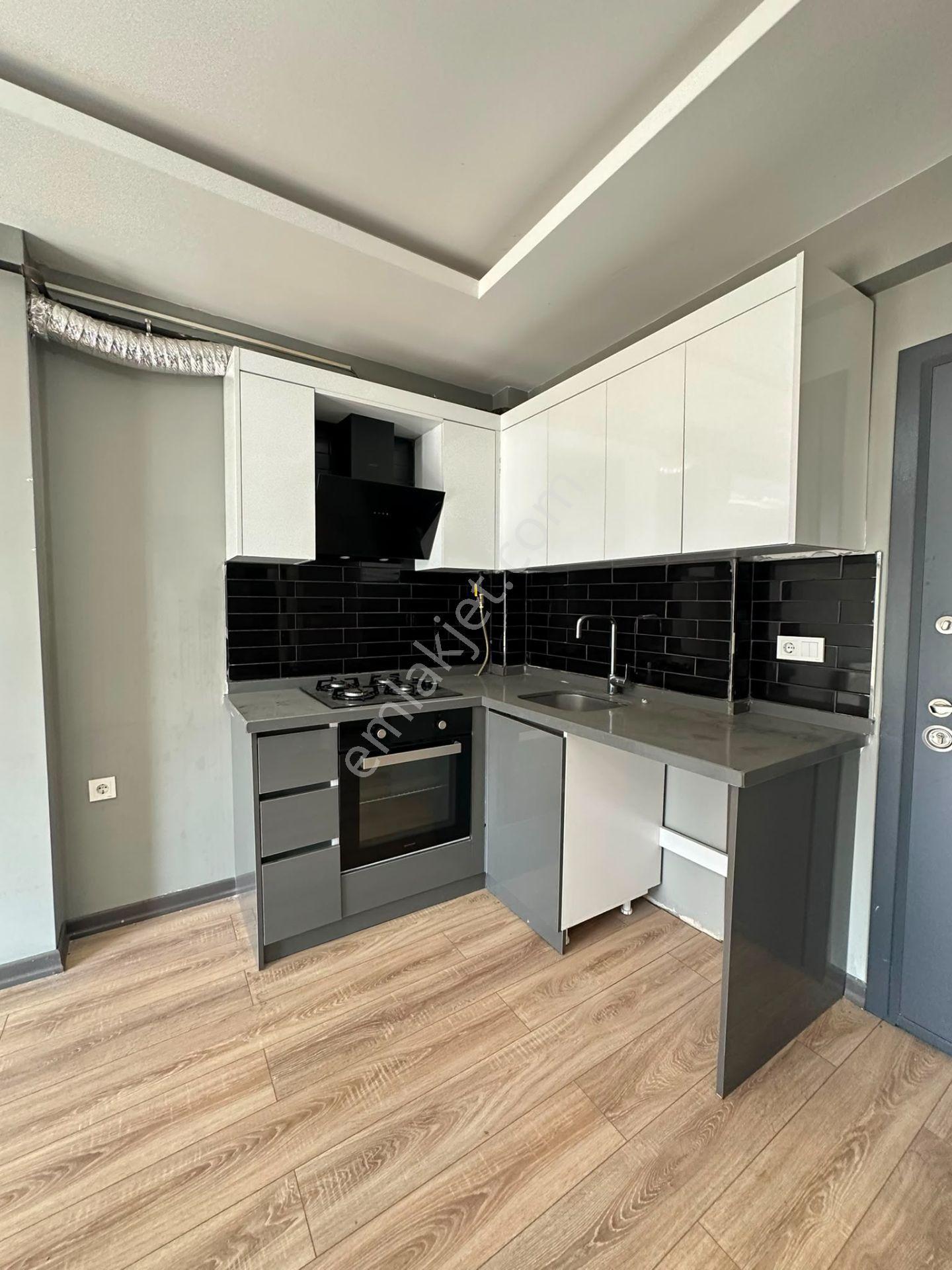 Arslanbeyden Çorluda Ara Kat Balkonlu Havuzlu Kiralık Daire!!!!! - Görsel 8