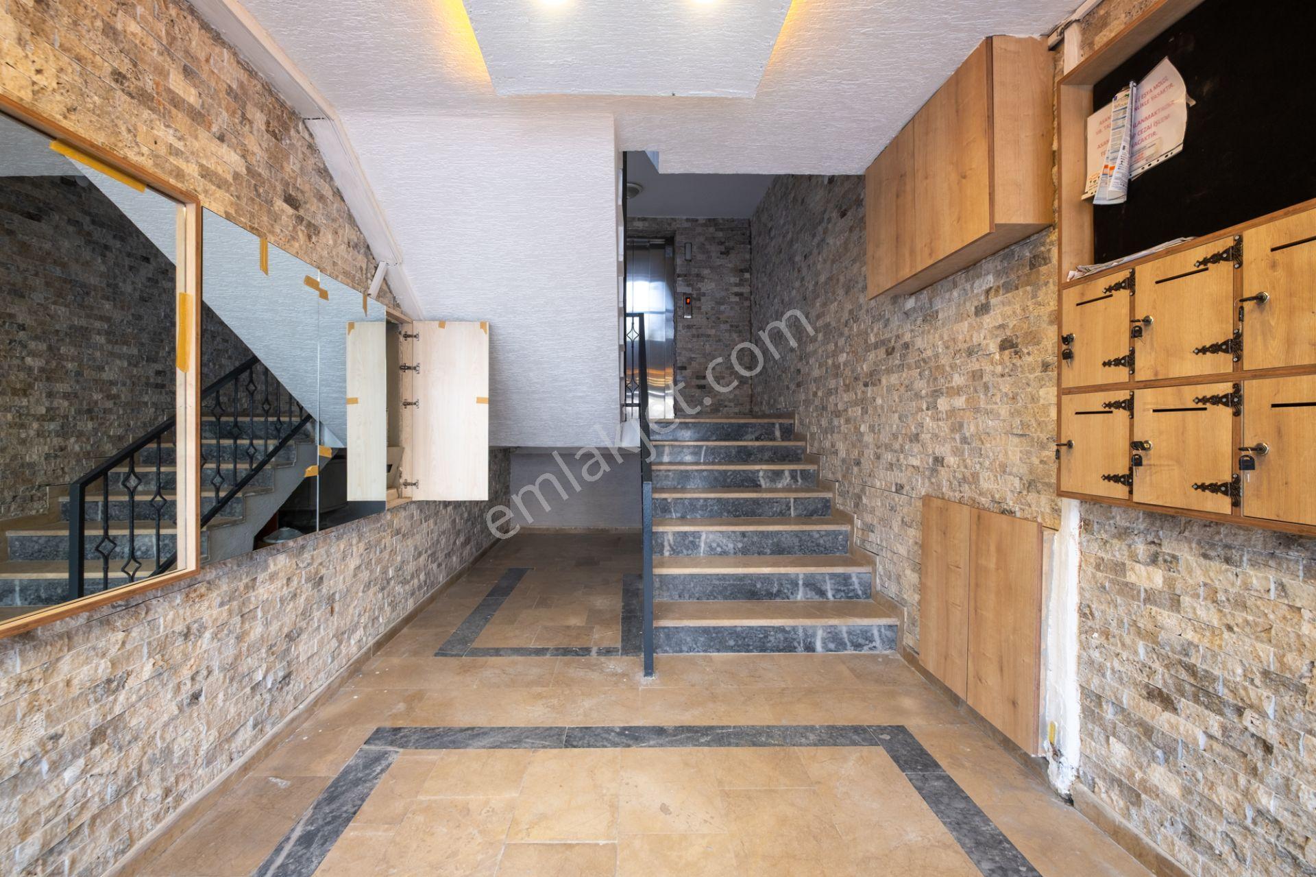 Remax Area’dan Gazi Caddesinde, Ferah Ve Masrafsız, 130 M² Daire - Görsel 3