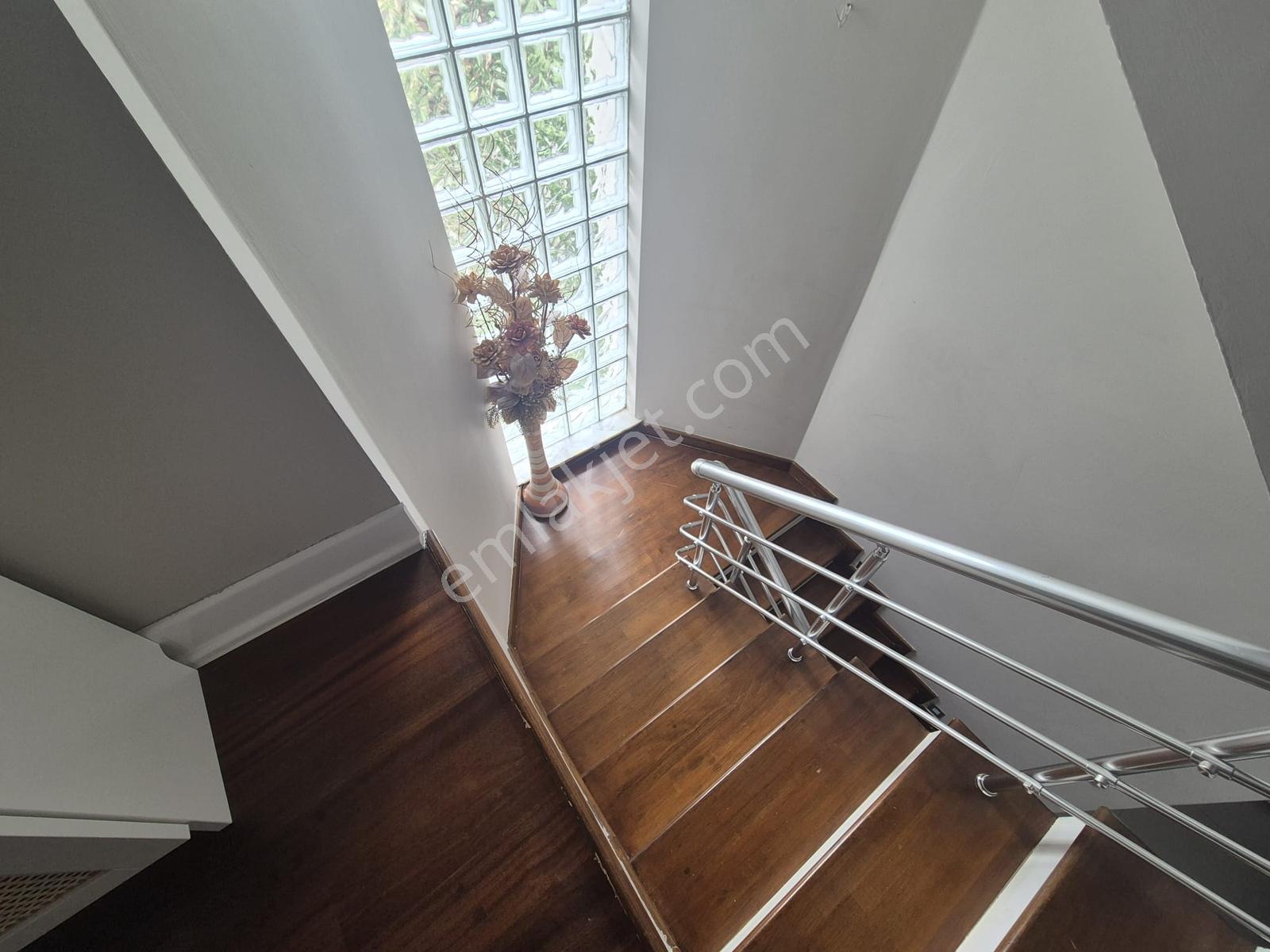 Erva'dan Yıldız 88 Sitesinde 5+2 Yapılı Köşe Villa - Görsel 9