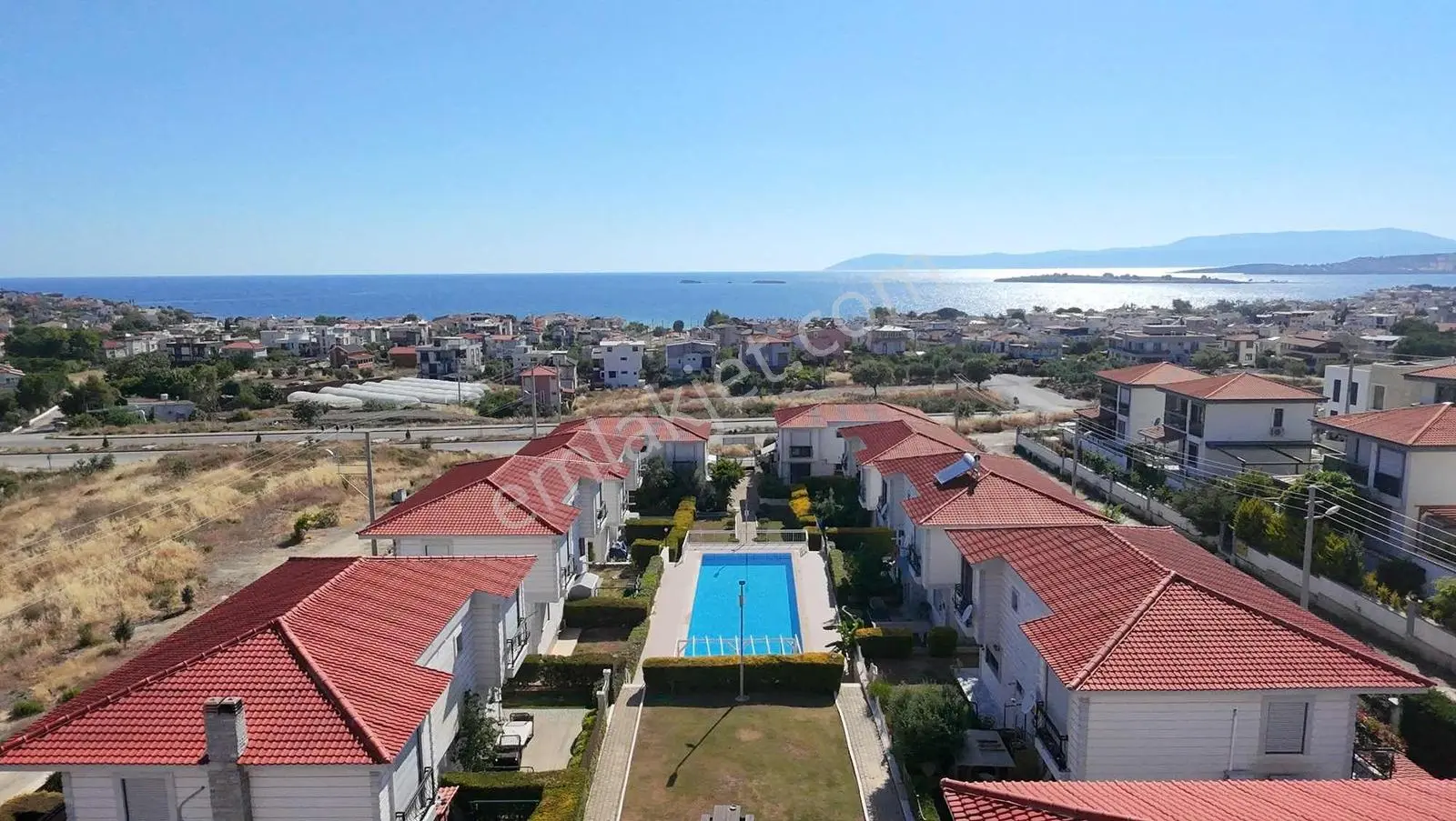 Akarcada Havuzlu Sitede Villa