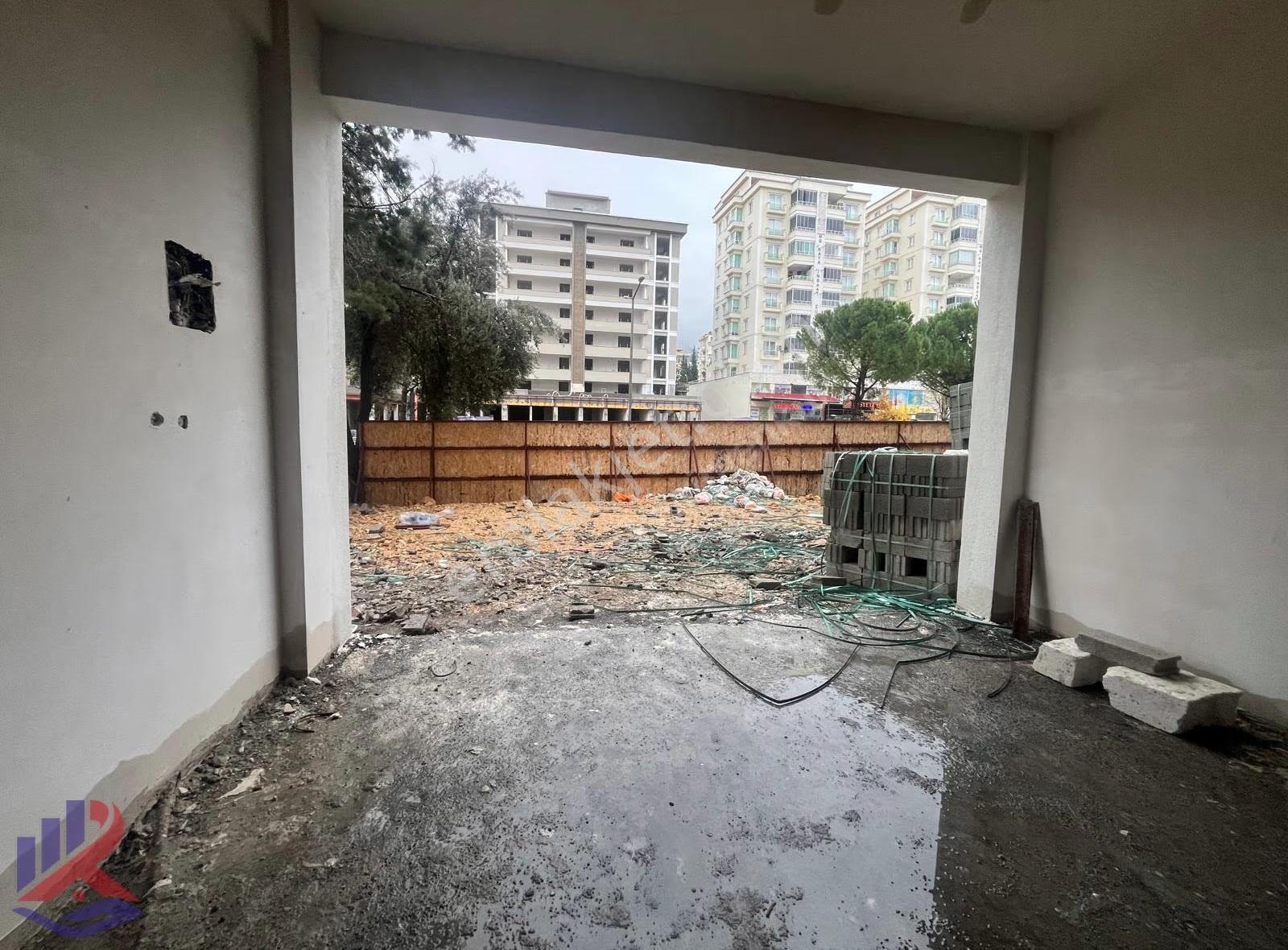 Reos'dan Ana Cadde,tabela Ve Vitrin Değeri Yüksek Satılık Dükkan - Görsel 9