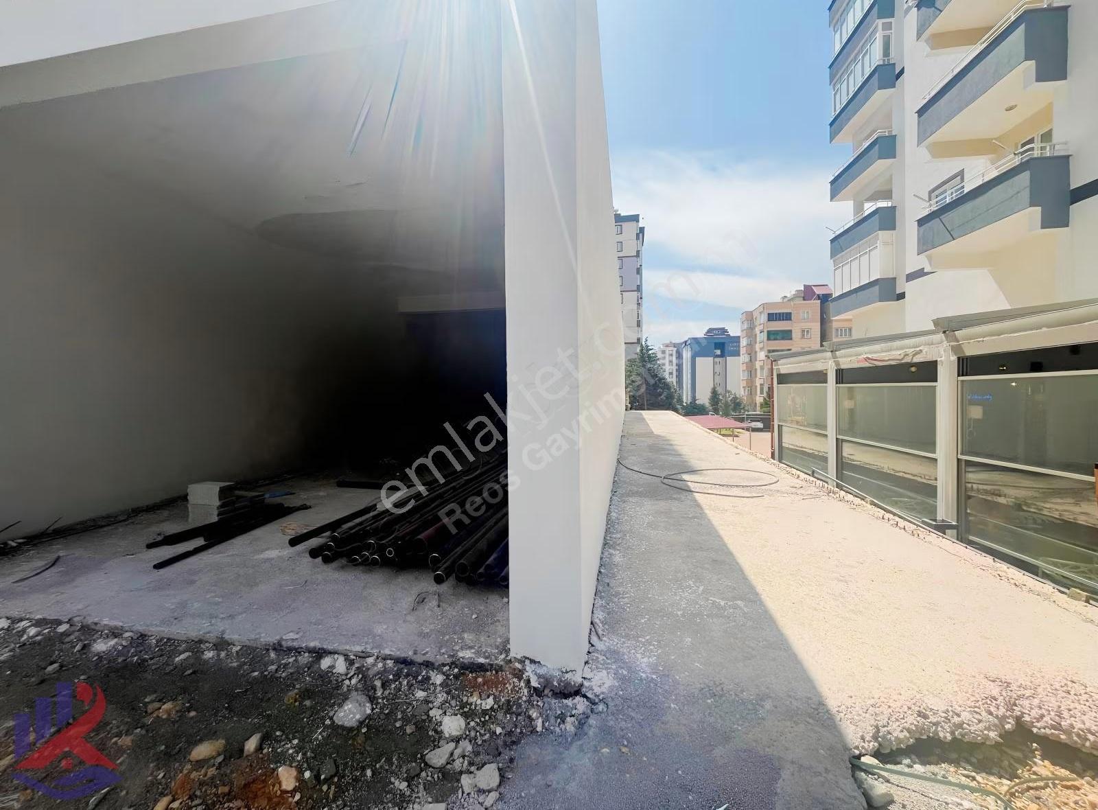 Reos'dan Ana Cadde,tabela Ve Vitrin Değeri Yüksek Satılık Dükkan - Görsel 5