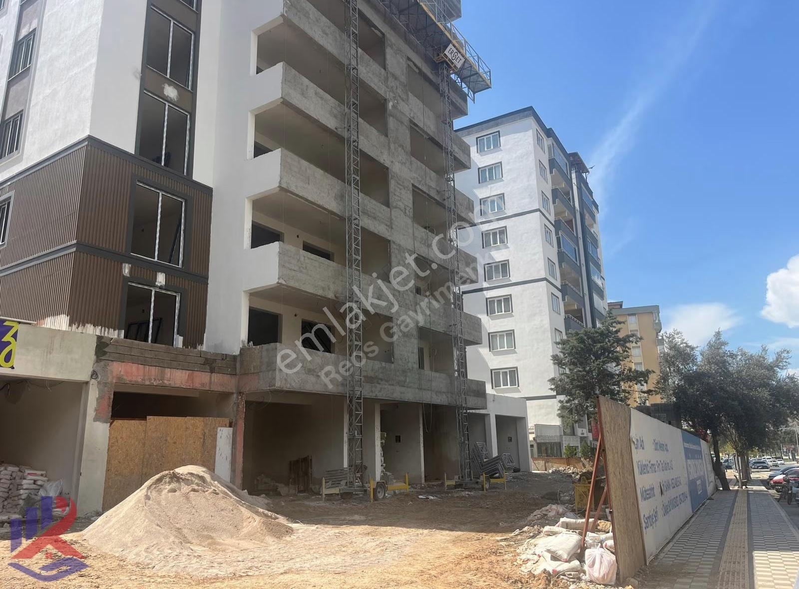 Reos'dan Ana Cadde,tabela Ve Vitrin Değeri Yüksek Satılık Dükkan - Görsel 14