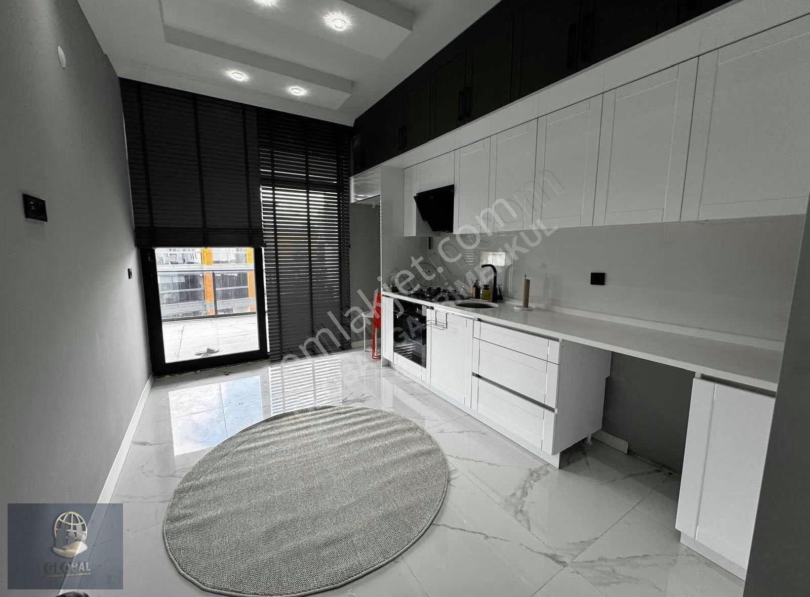 Hürriyet Mah 160m2 Yatay Mimari Lüx Site İçi Araç Takasına Uygun