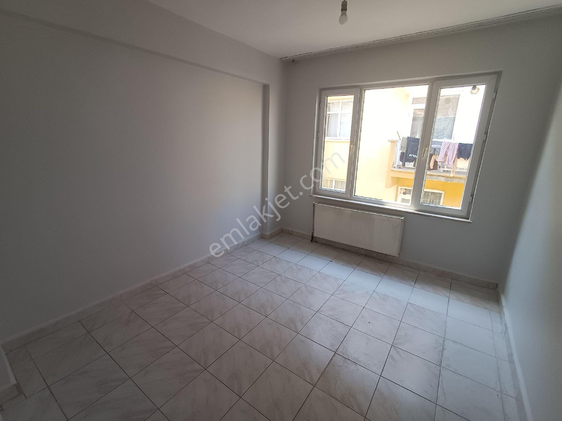 Satılık 3+1 Rızvanağa Cad Kışla 1. Sok Tezgel Market Karşısı - Görsel 6