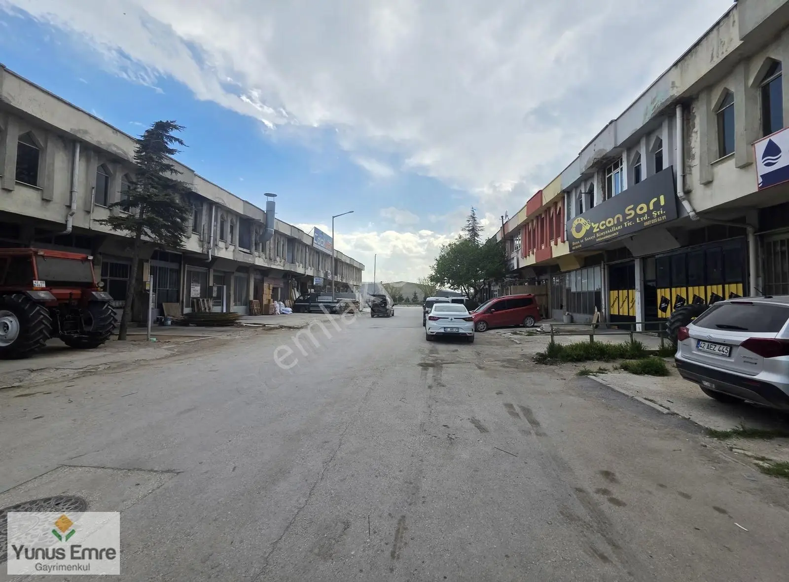 Kombassan Dükkanlarında Satılık 240 M² Dükkan
