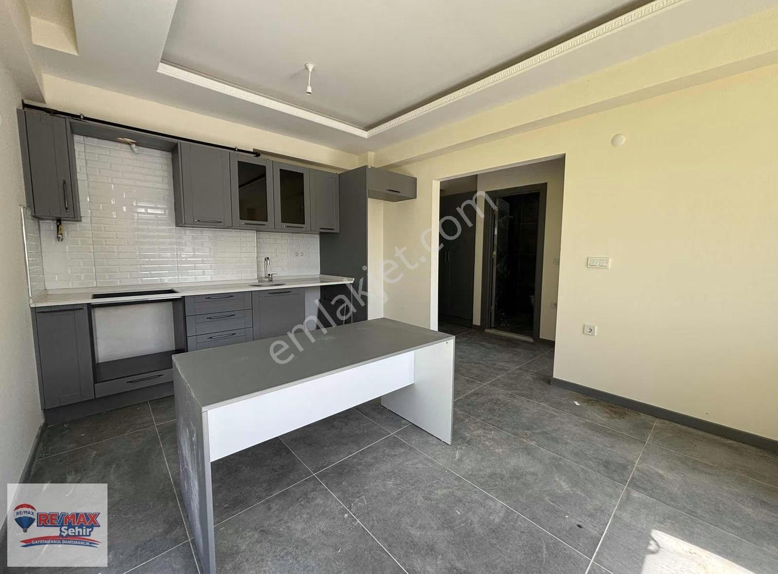 Remax Şehir Yalova Kadıköy'de Satılık Geniş 1+1 Daire - Görsel 3