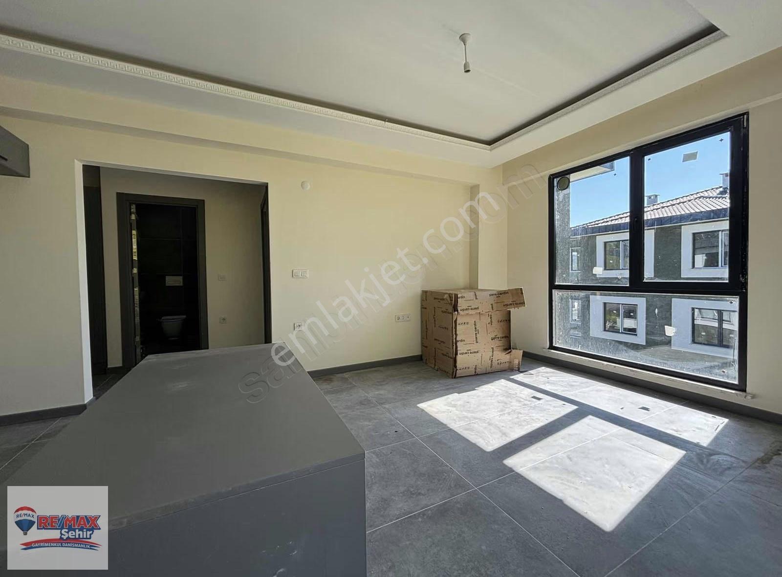 Remax Şehir Yalova Kadıköy'de Satılık Geniş 1+1 Daire - Görsel 11