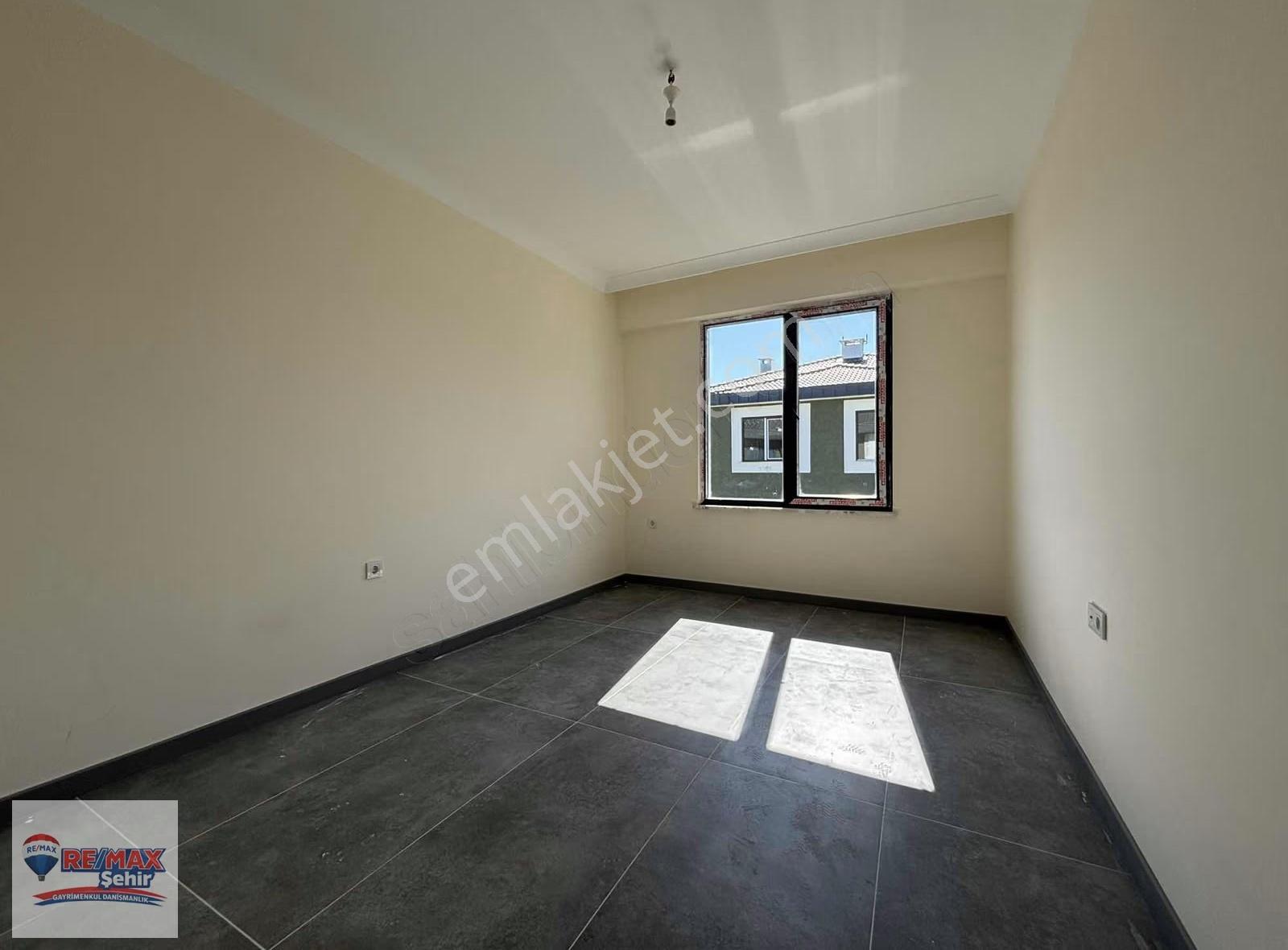 Remax Şehir Yalova Kadıköy'de Satılık Geniş 1+1 Daire - Görsel 30