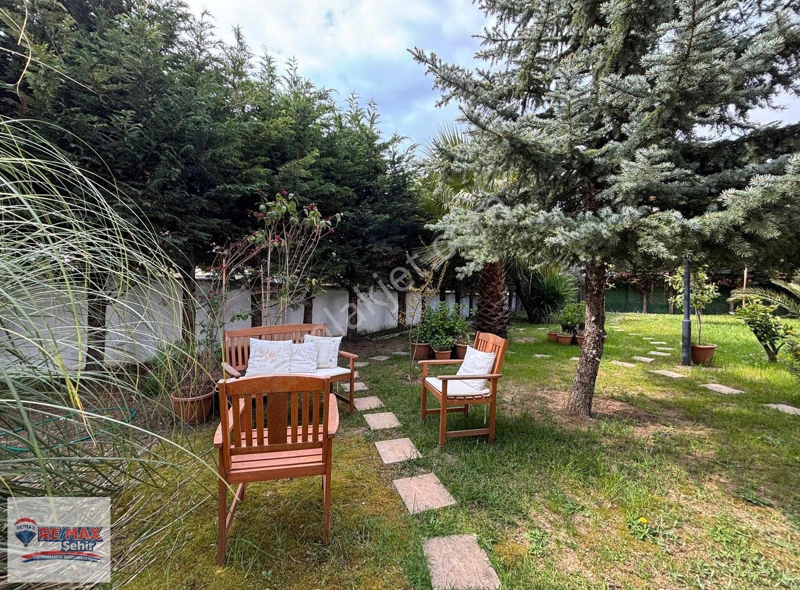 Remax Yalova Akköyde Deniz Manzaralı Tripleks Müstakil Villa - Görsel 33