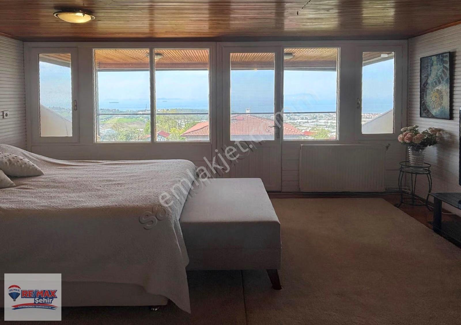 Remax Yalova Akköyde Deniz Manzaralı Tripleks Müstakil Villa - Görsel 10