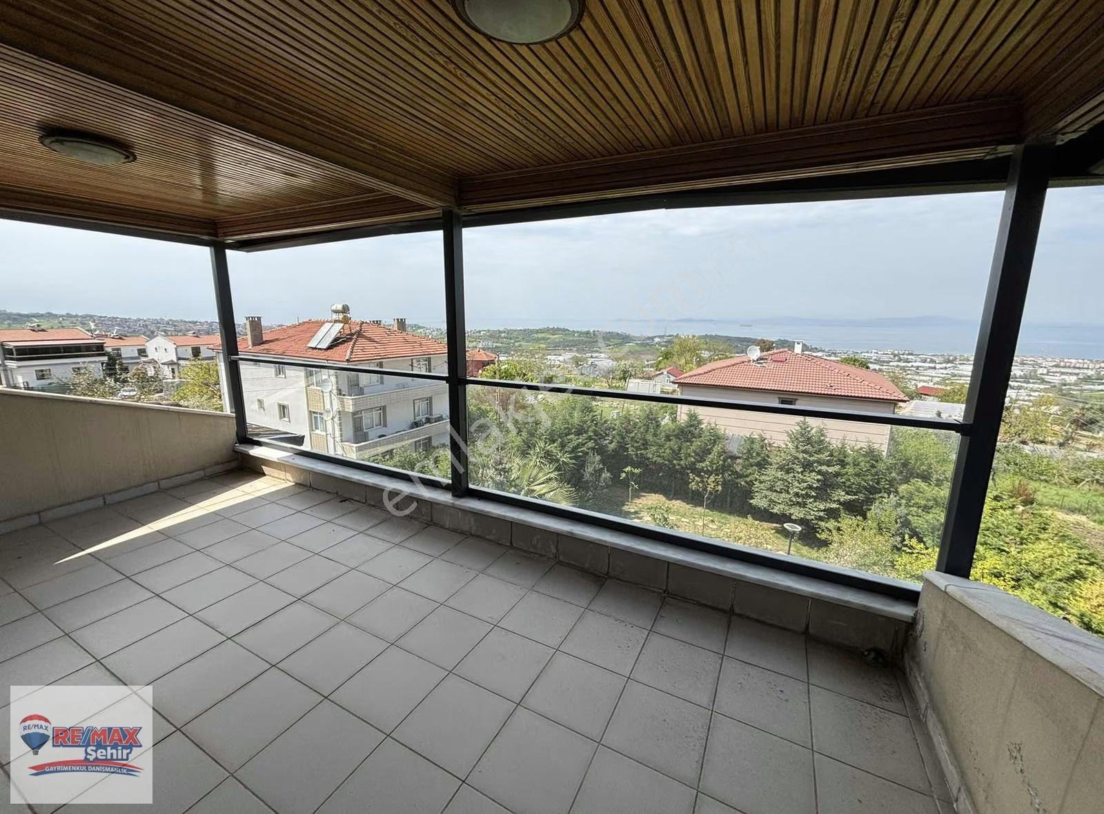 Remax Yalova Akköyde Deniz Manzaralı Tripleks Müstakil Villa - Görsel 29